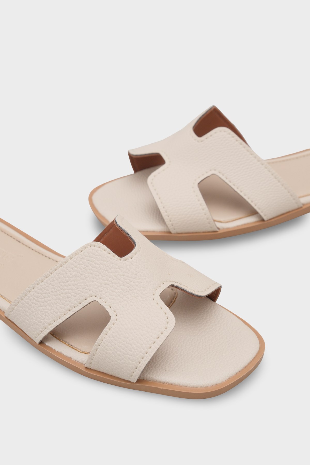 Capone Wilie Women s Short Heeled Slippers