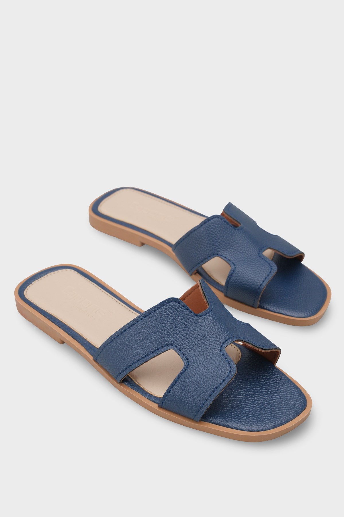 Capone Wilie Women s Short Heeled Slippers
