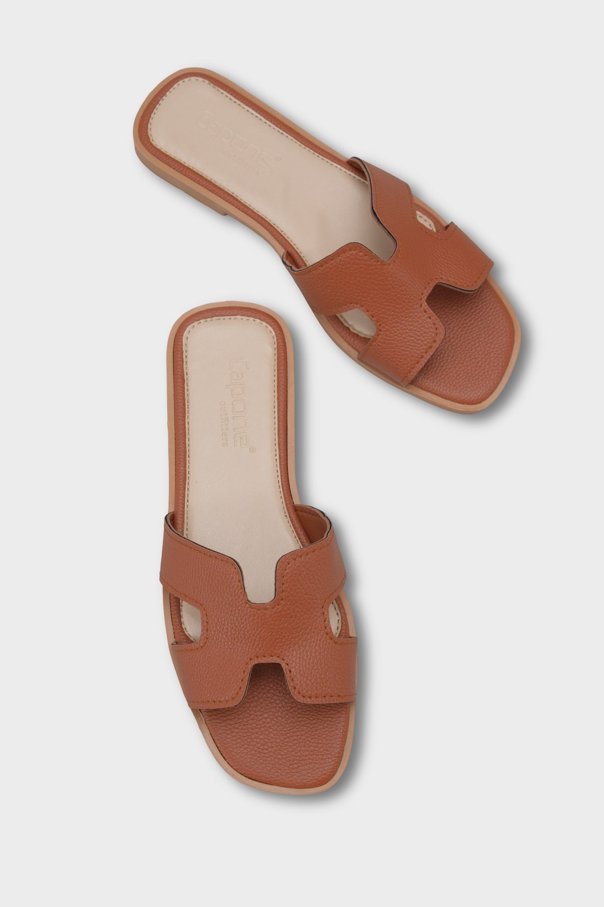 Capone Wilie Women Tans Short Heeled Slippers