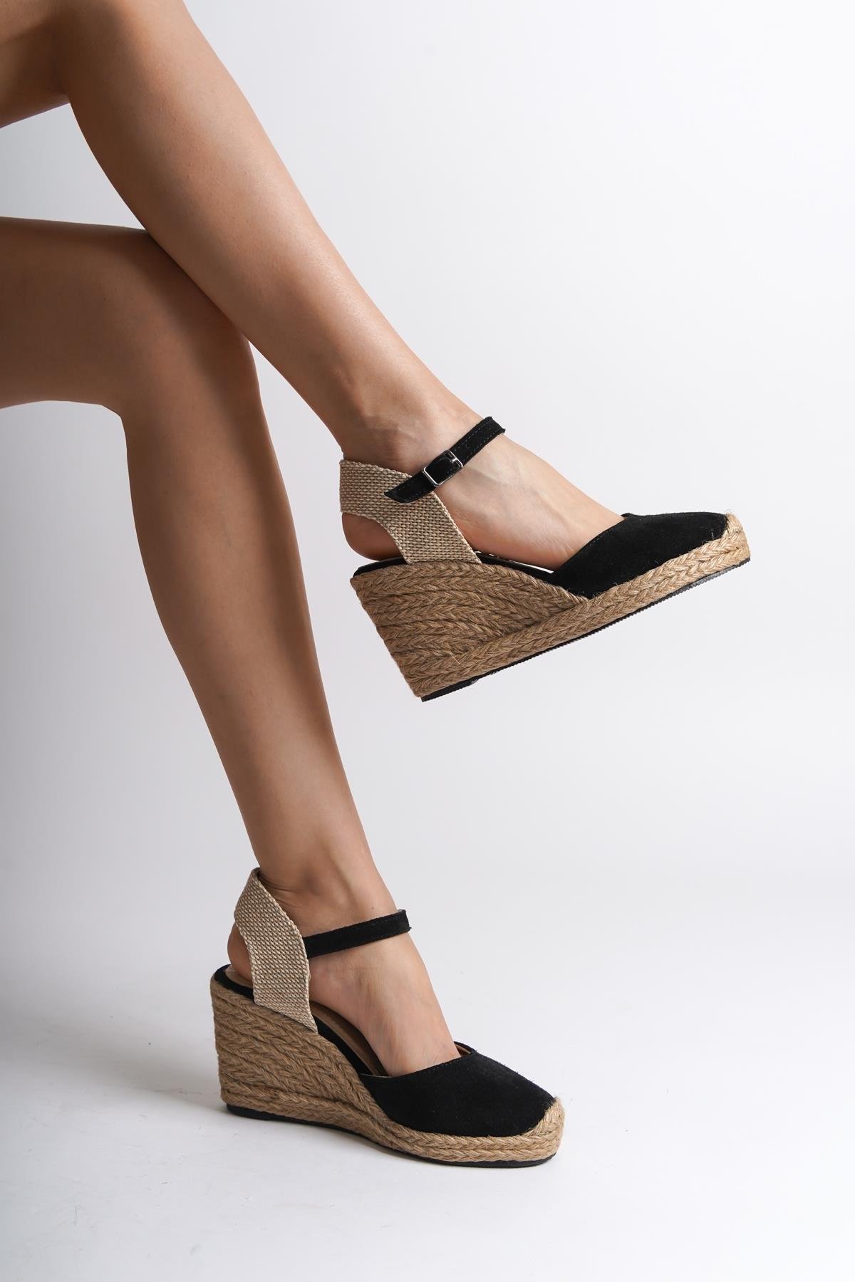 Capone Women Black Sandal