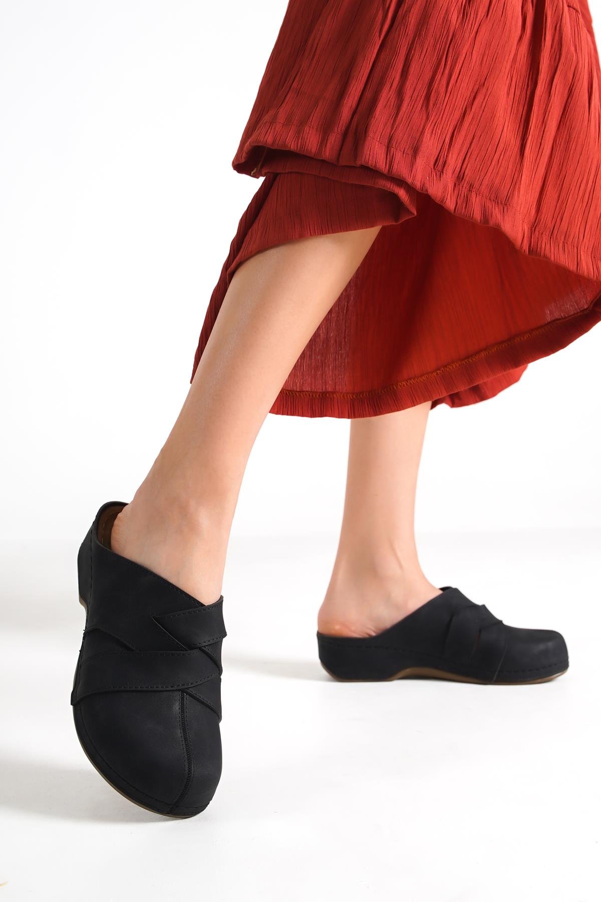 Capone  Women Black Slingback Comfort Anatomical Sandals