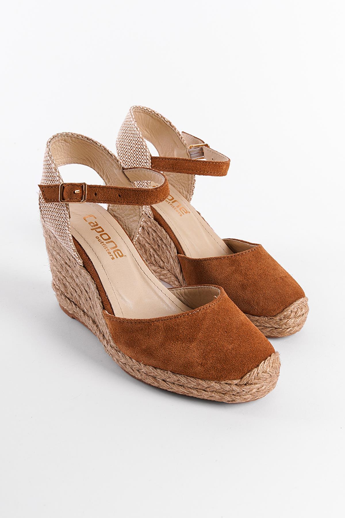 Capone Women Sued Tan Sandal