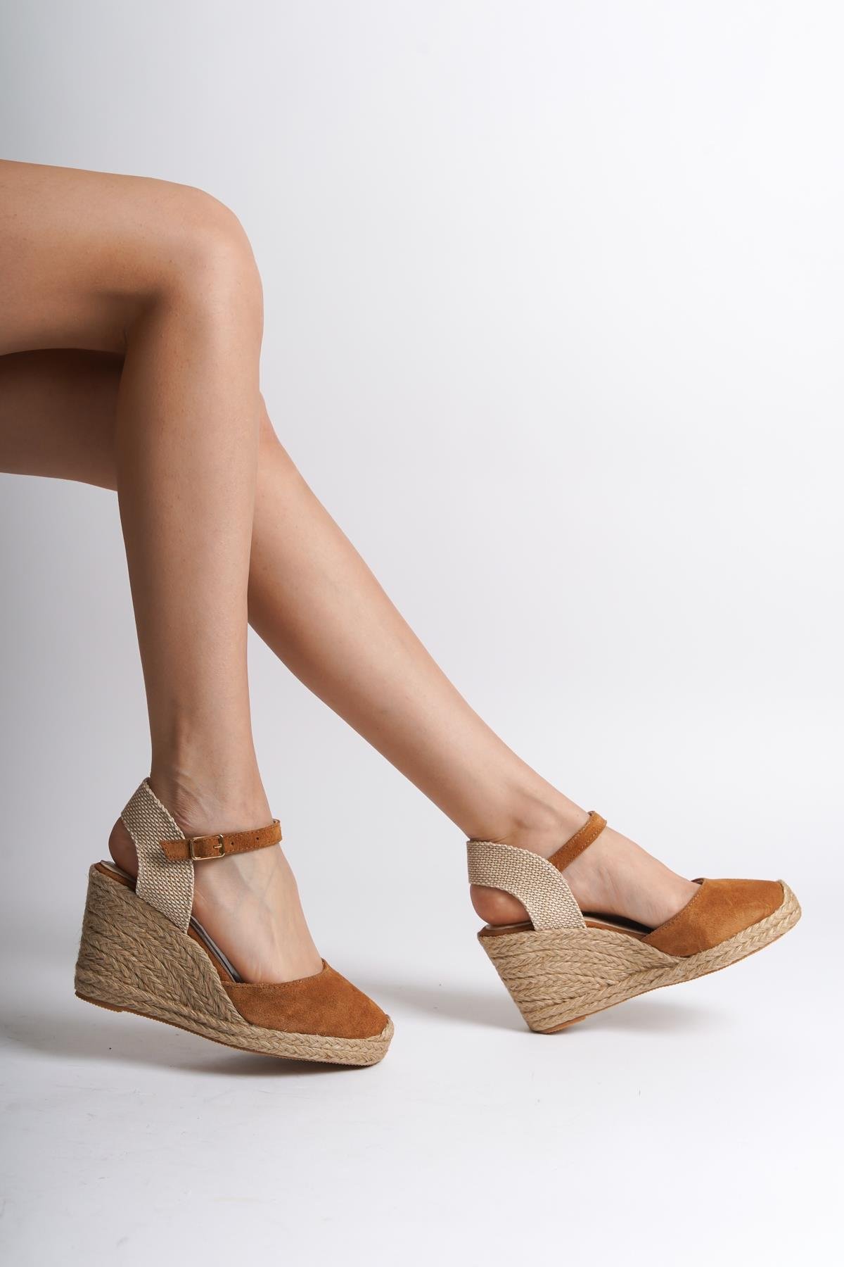 Capone Women Sued Tan Sandal