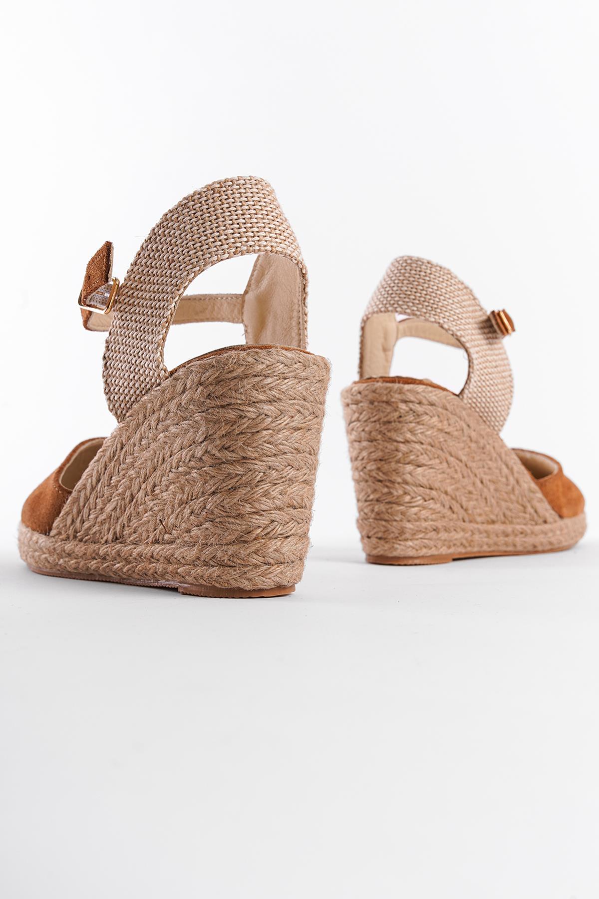 Capone Women Sued Tan Sandal