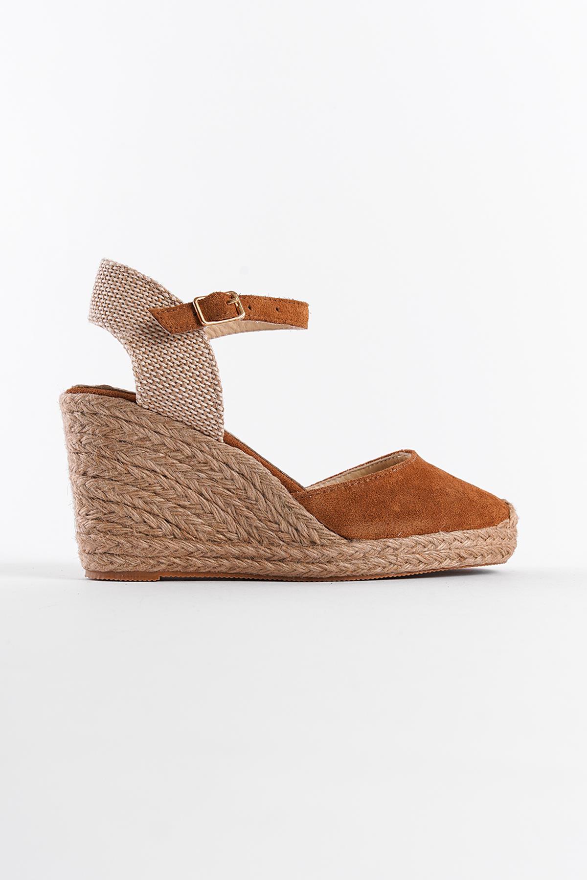 Capone Women Sued Tan Sandal