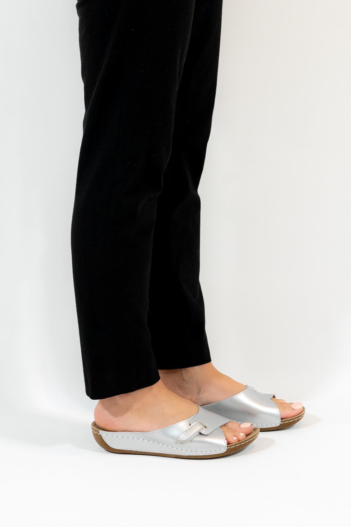 Capone Z0397 Women Silver Slide Comfort Anatomical Sandals