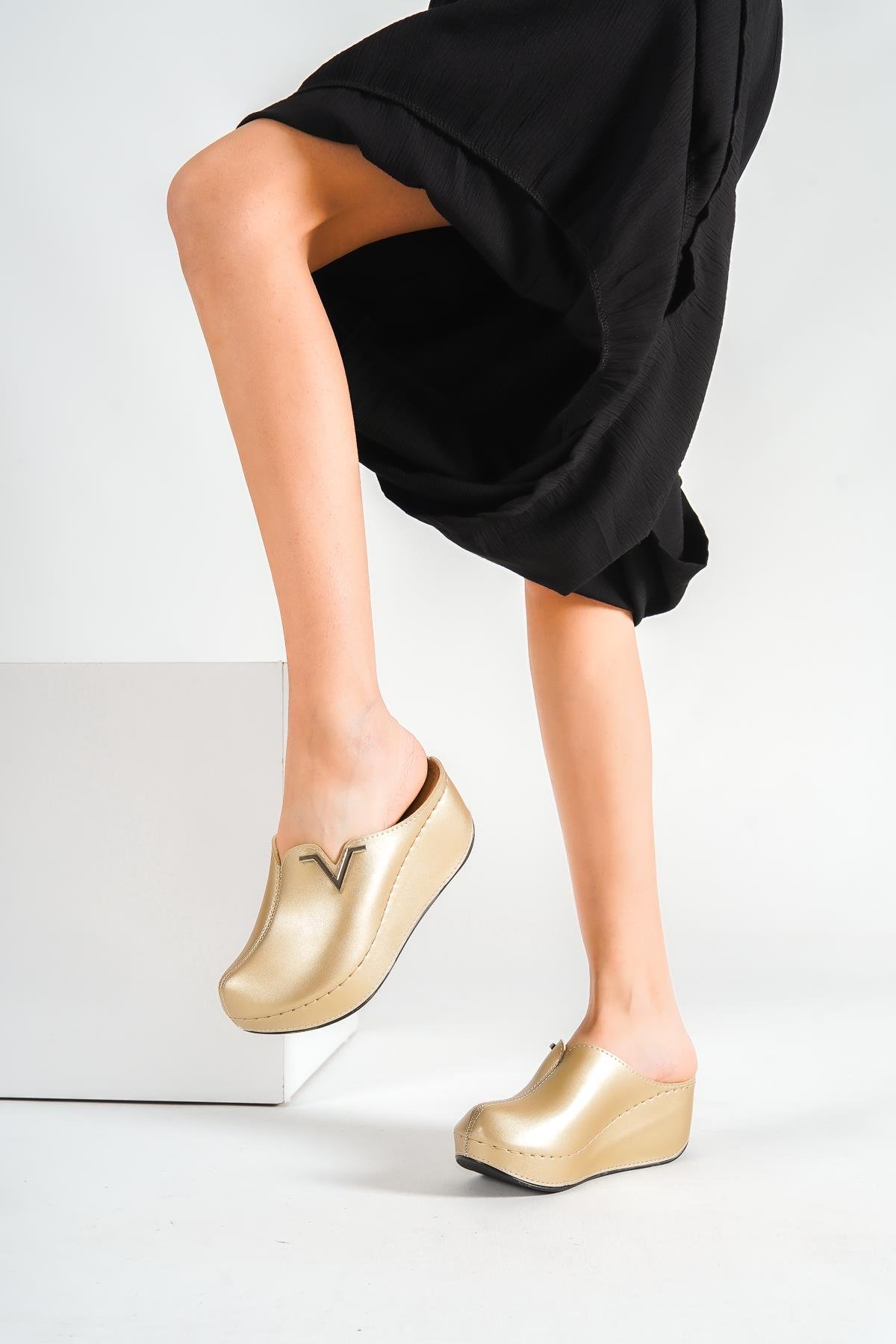 Capone Z6188 Women Gold Platform V Clip Accessory Clog Sandals