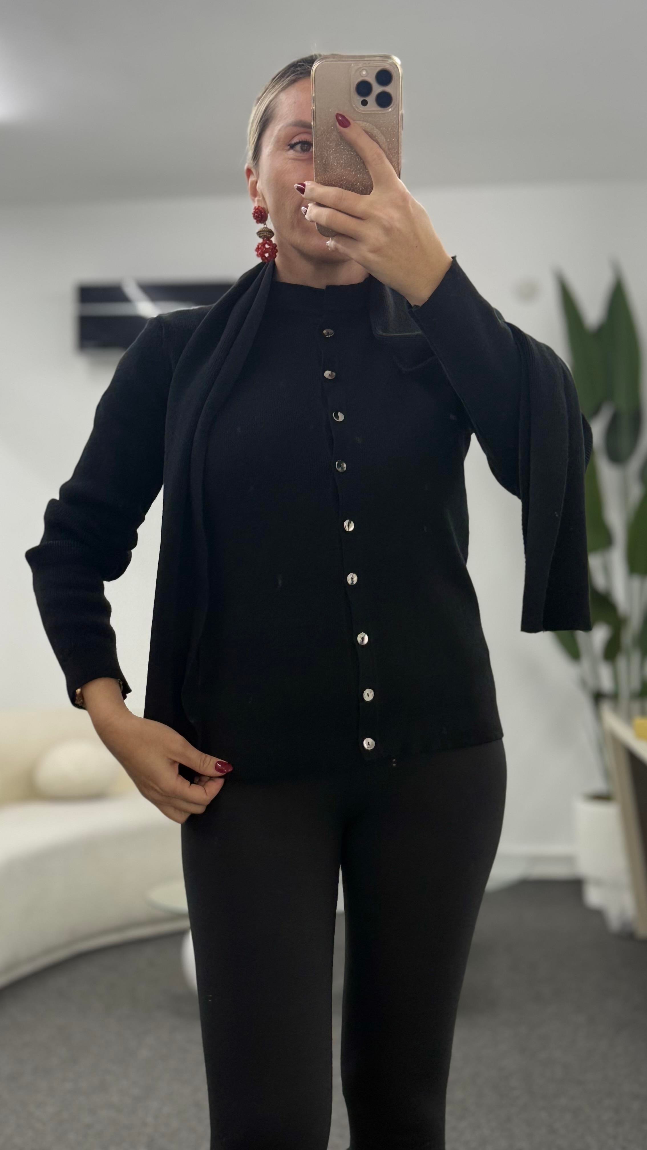 AVANA SİYAH ATKILI HIRKA