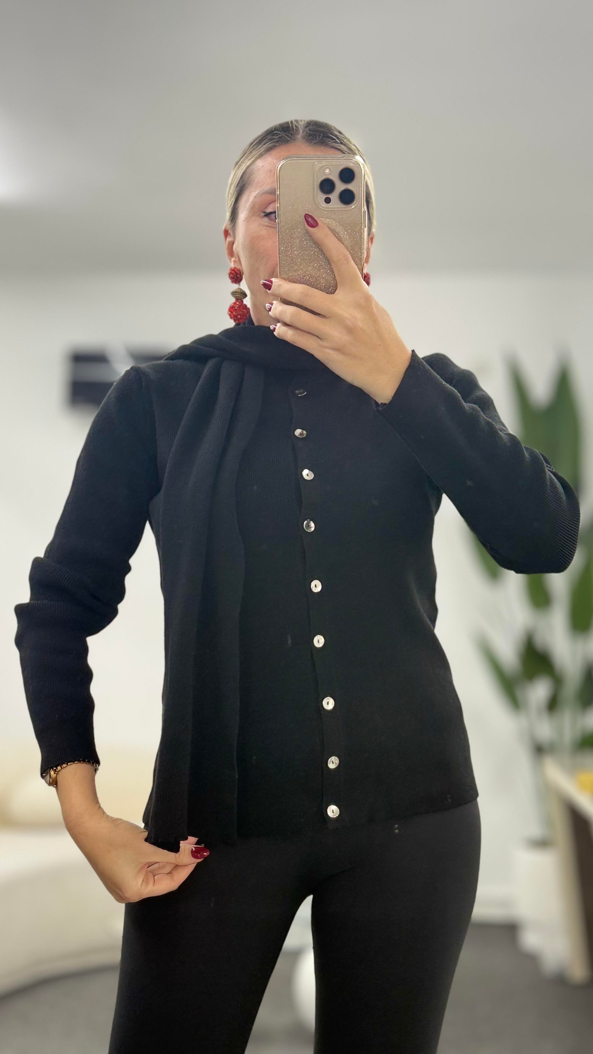 AVANA SİYAH ATKILI HIRKA