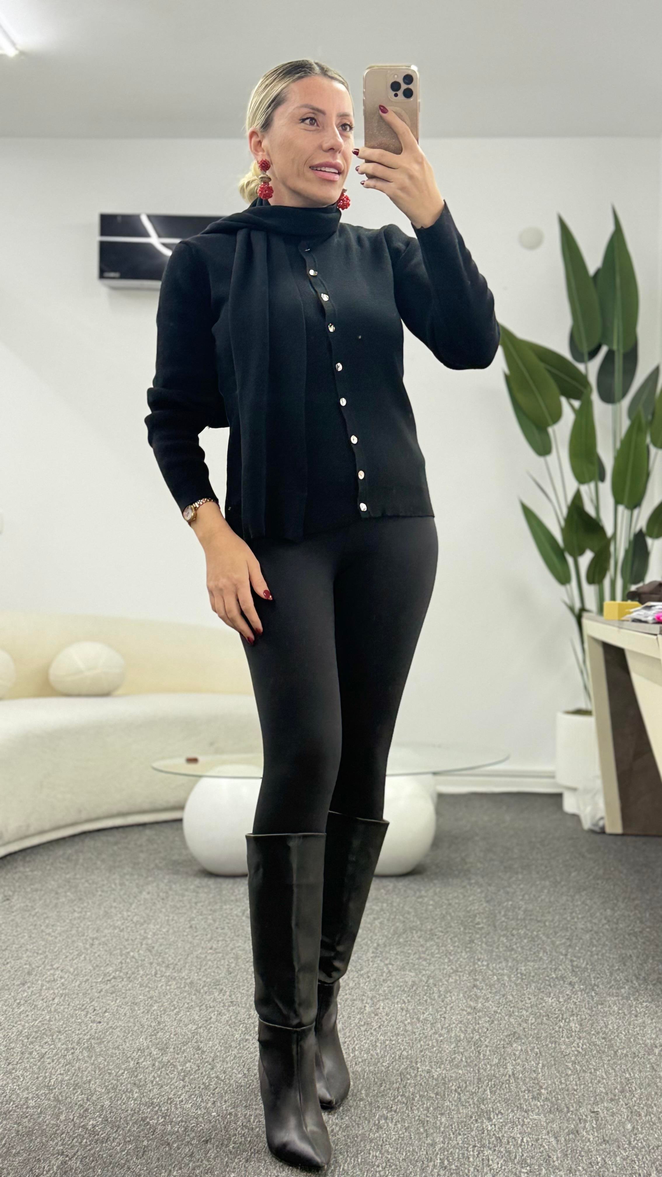 AVANA SİYAH ATKILI HIRKA