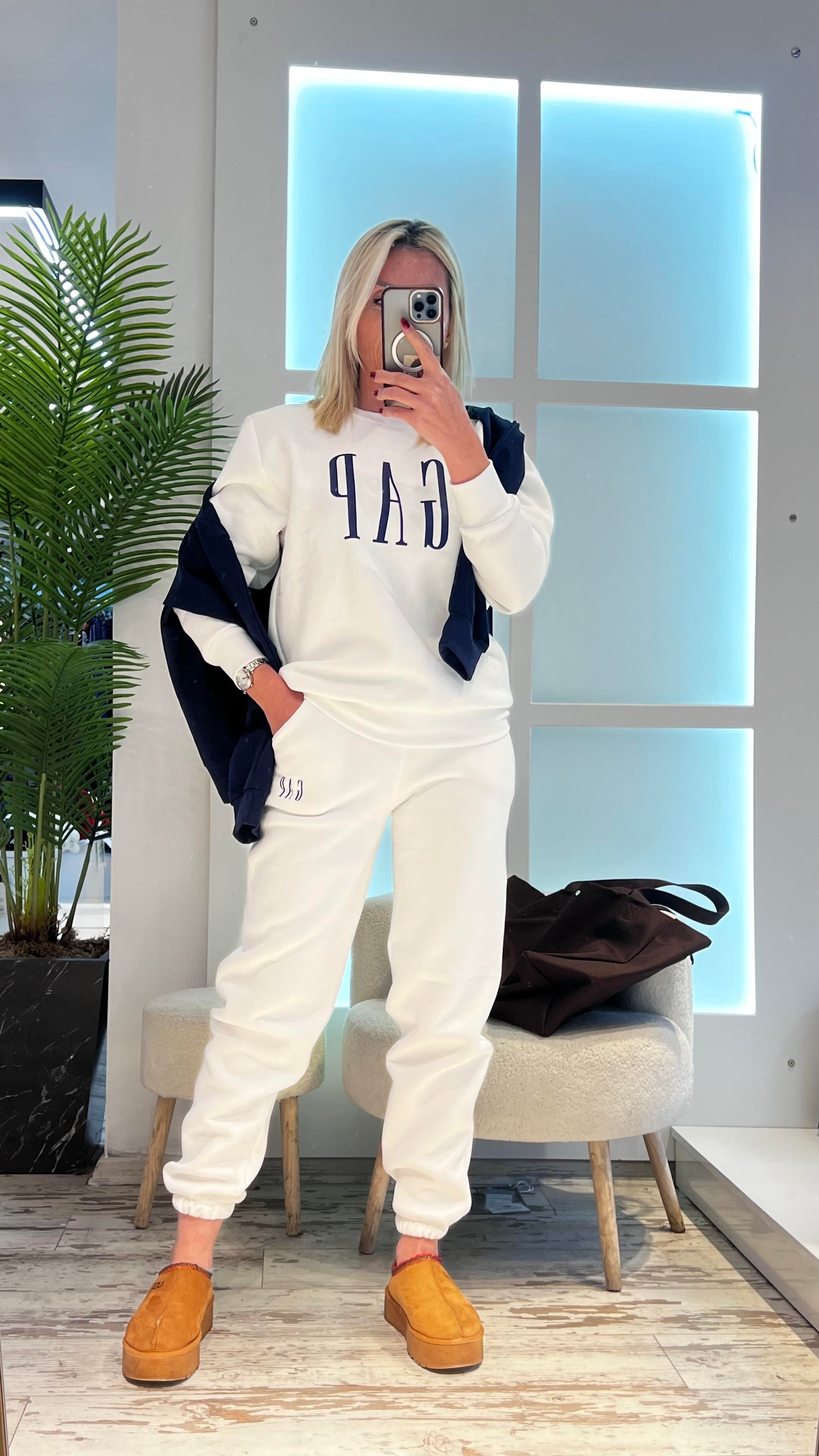 BEYAZ GAP SWEATSHIRT