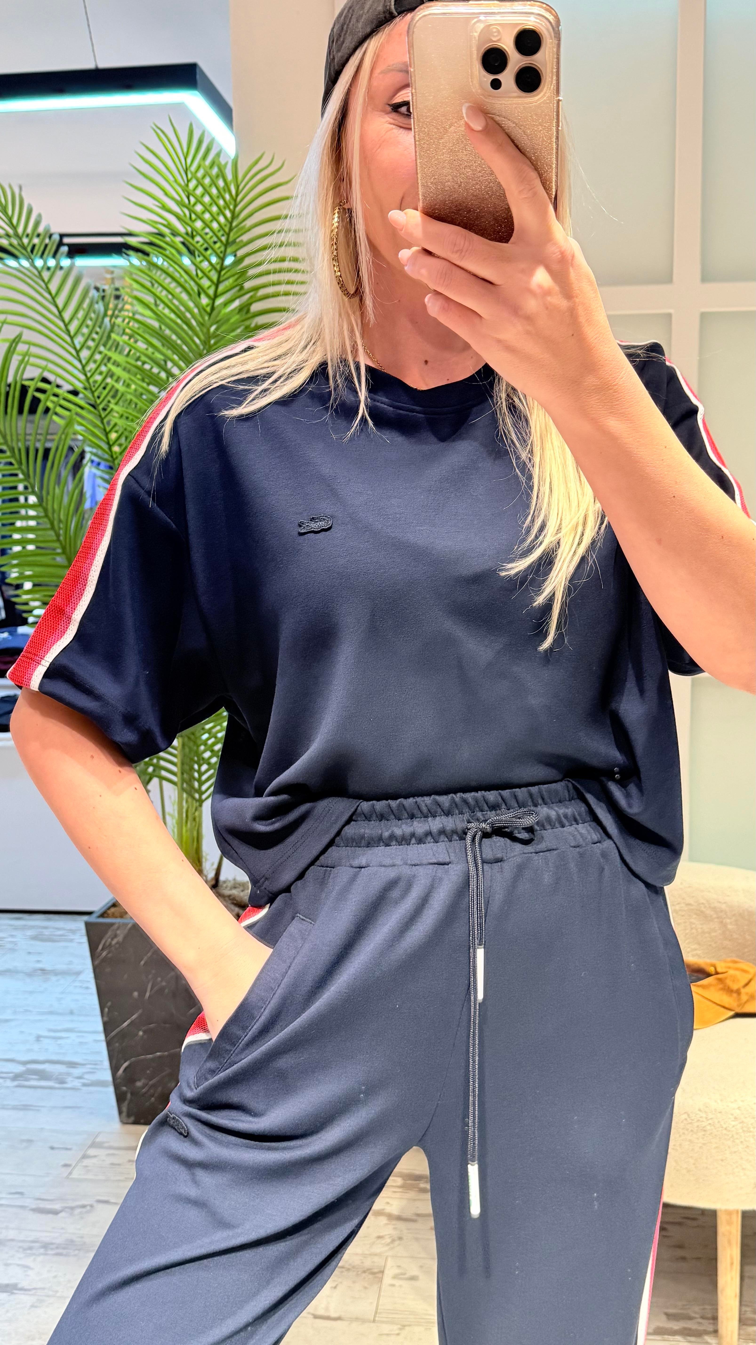 ELİN LACİVERT TAKIM