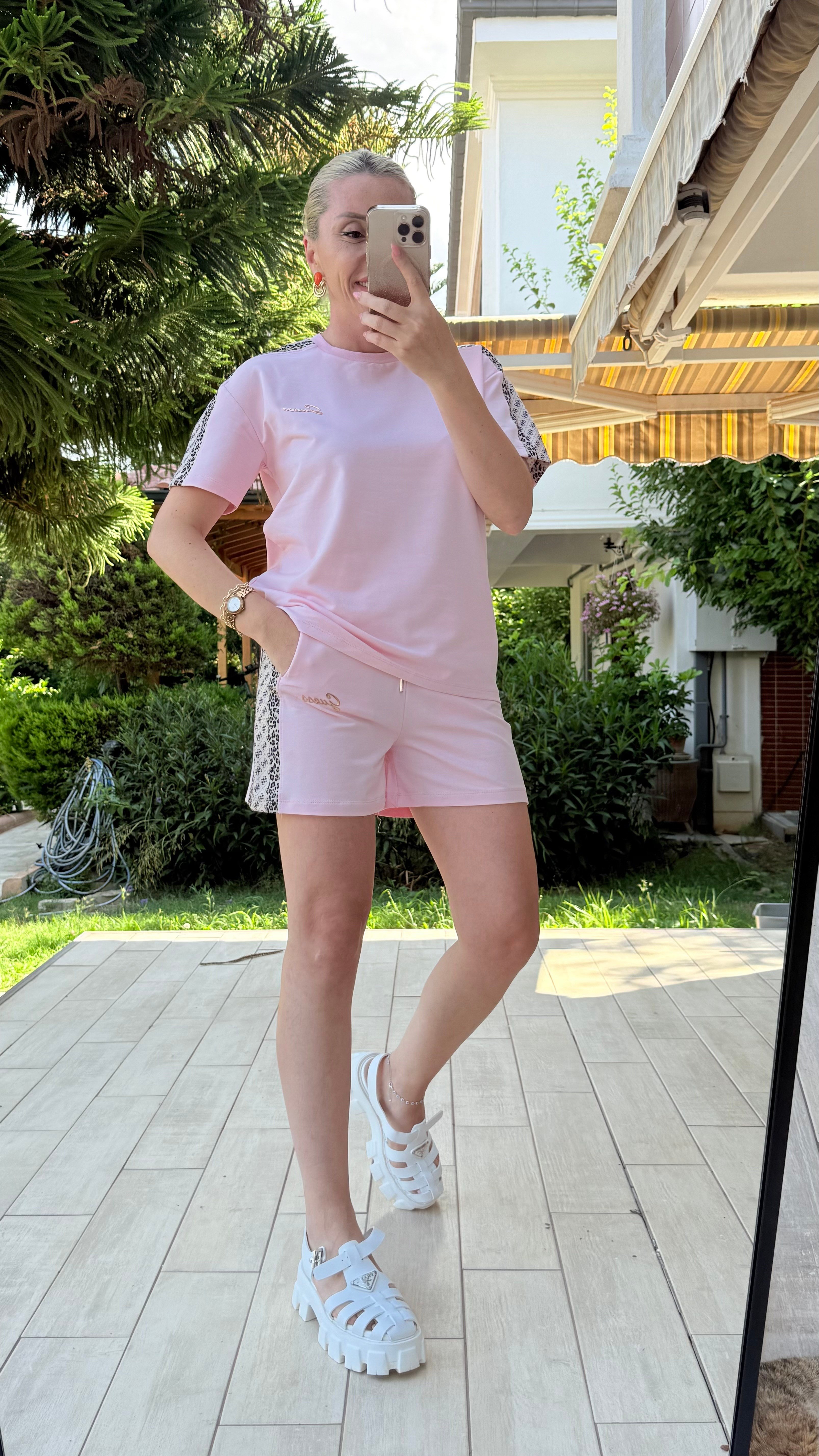 İZİS PEMBE TAKIM