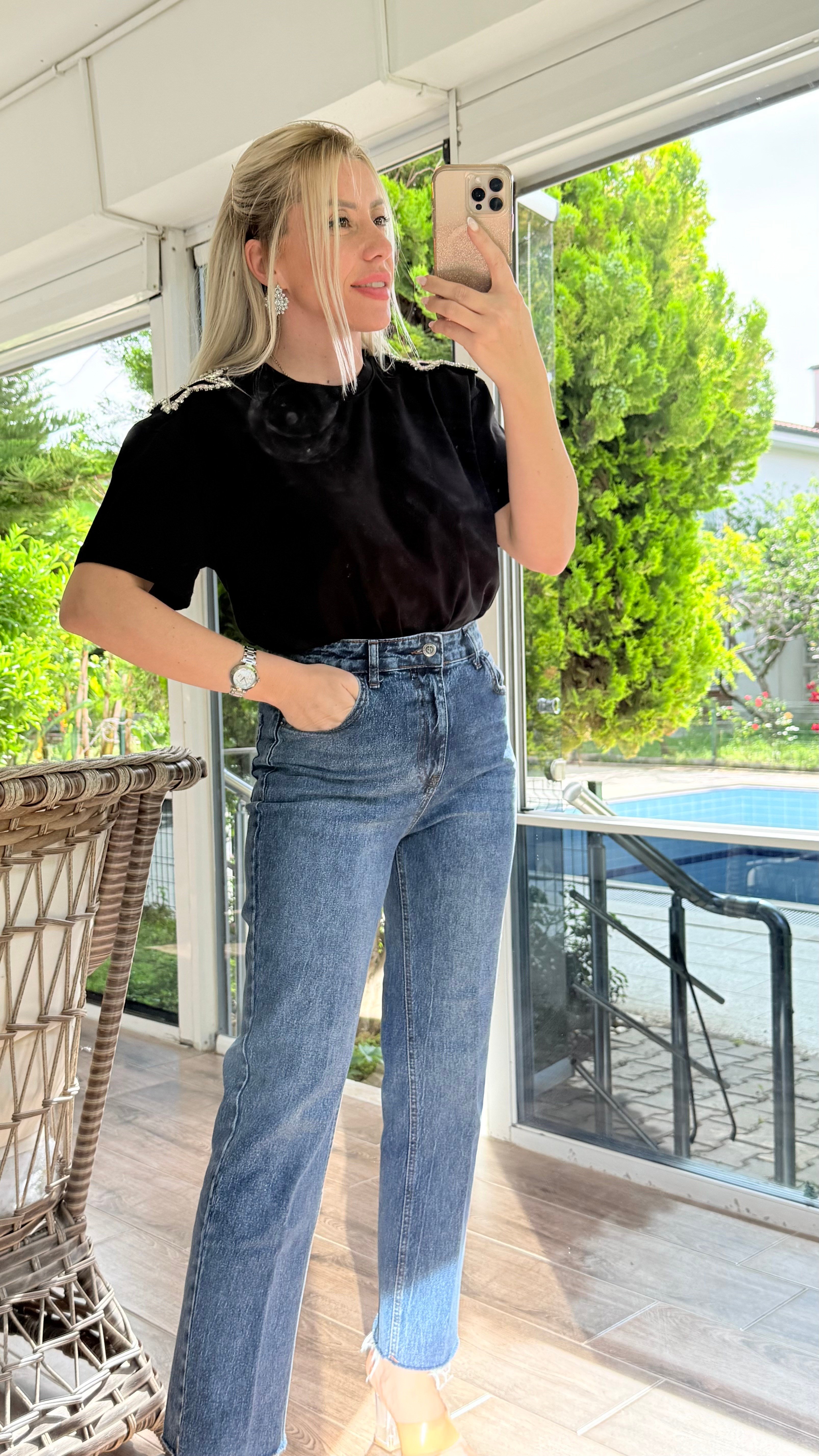 JESSY SİYAH YILDIZ DETAYLI TSHRT 
