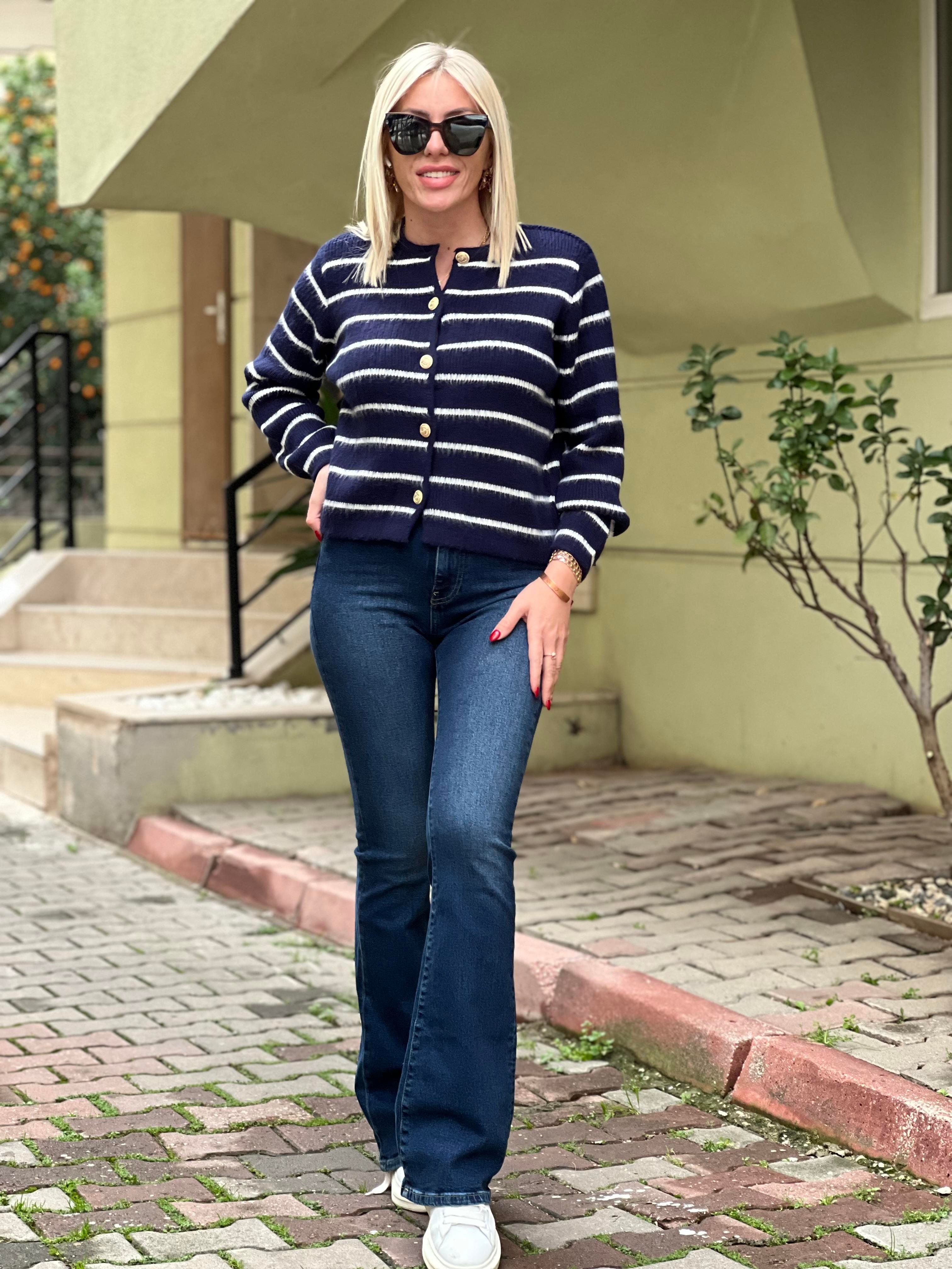 LACİVERT TRİKO HIRKA 