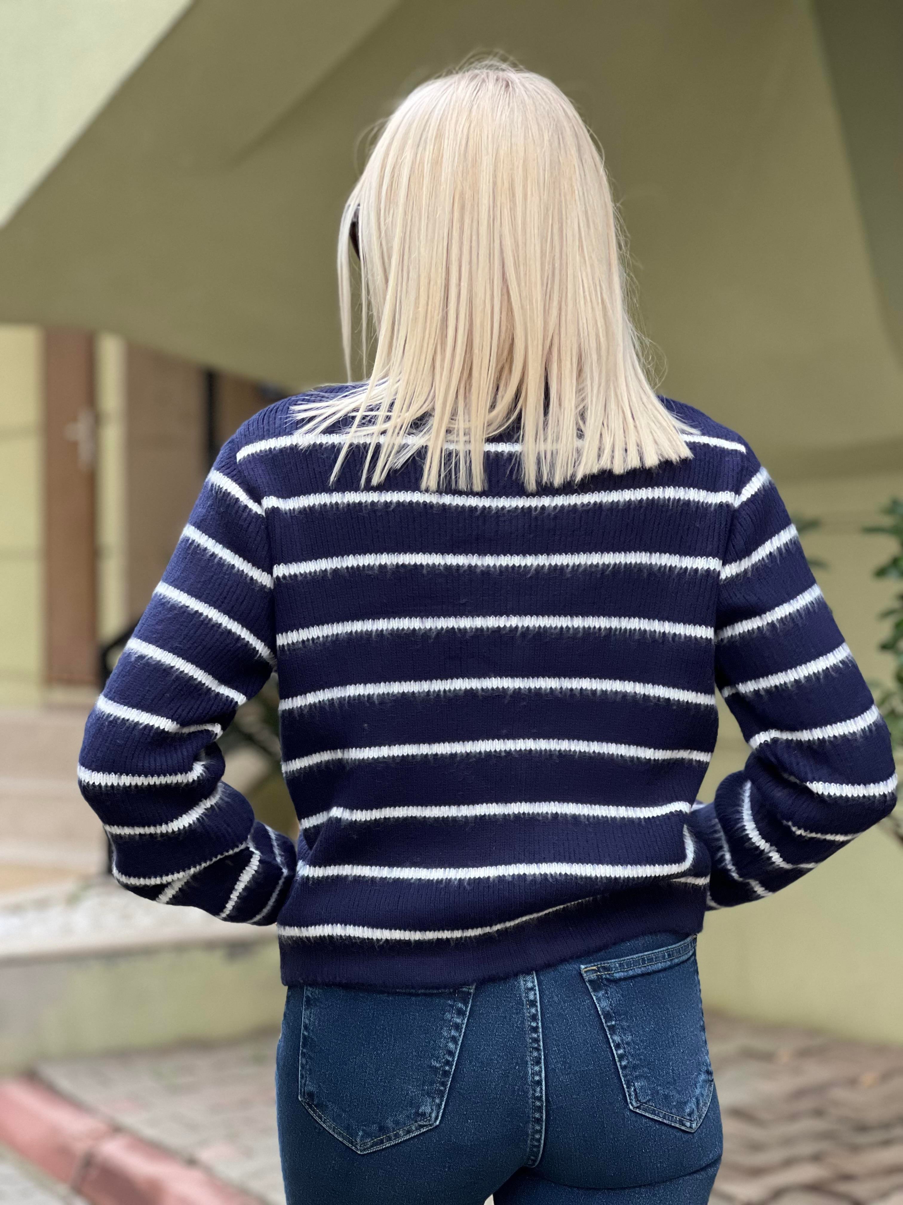 LACİVERT TRİKO HIRKA 