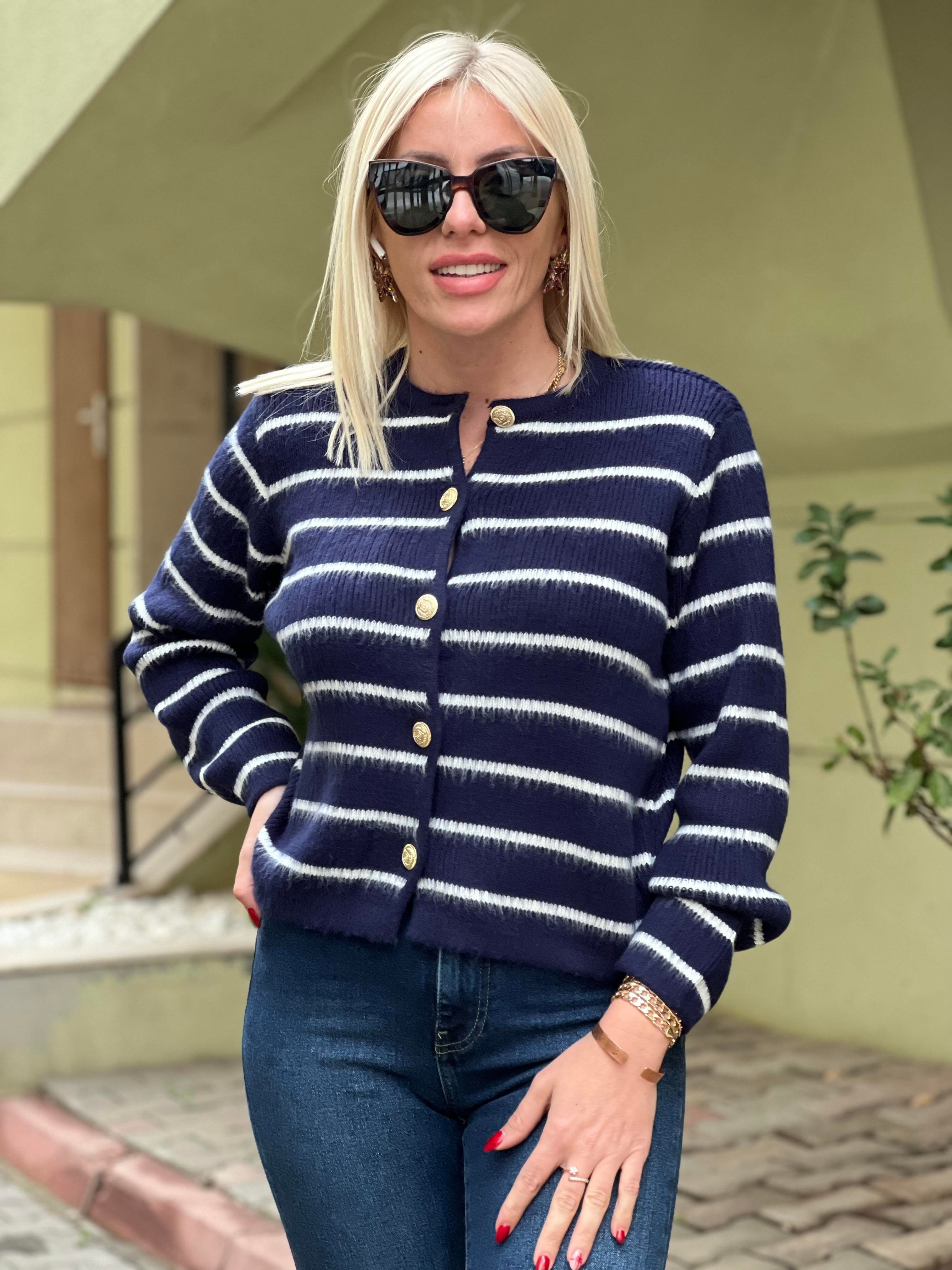 LACİVERT TRİKO HIRKA 