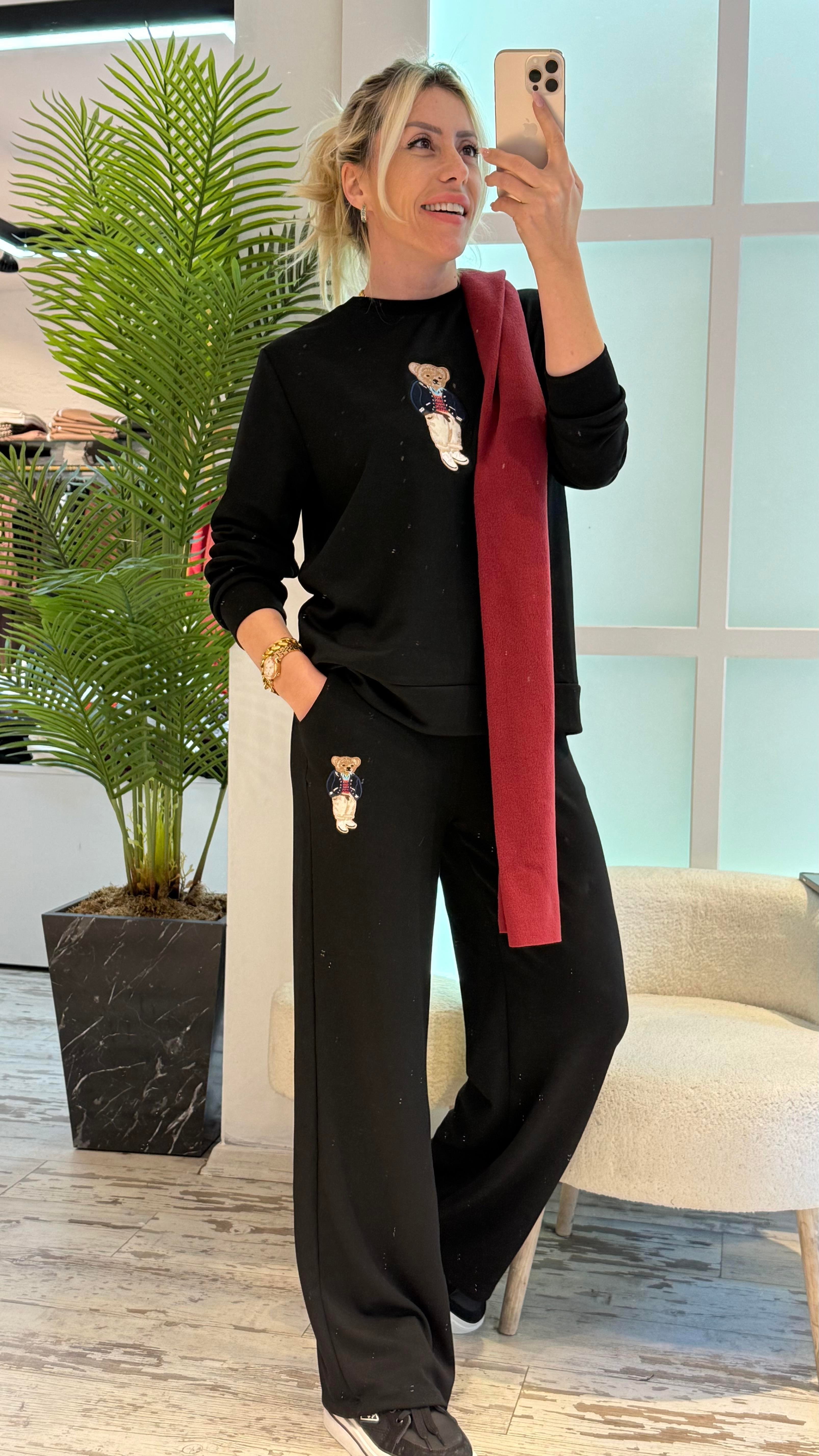 NİCE SİYAH EŞOFMAN TAKIMI