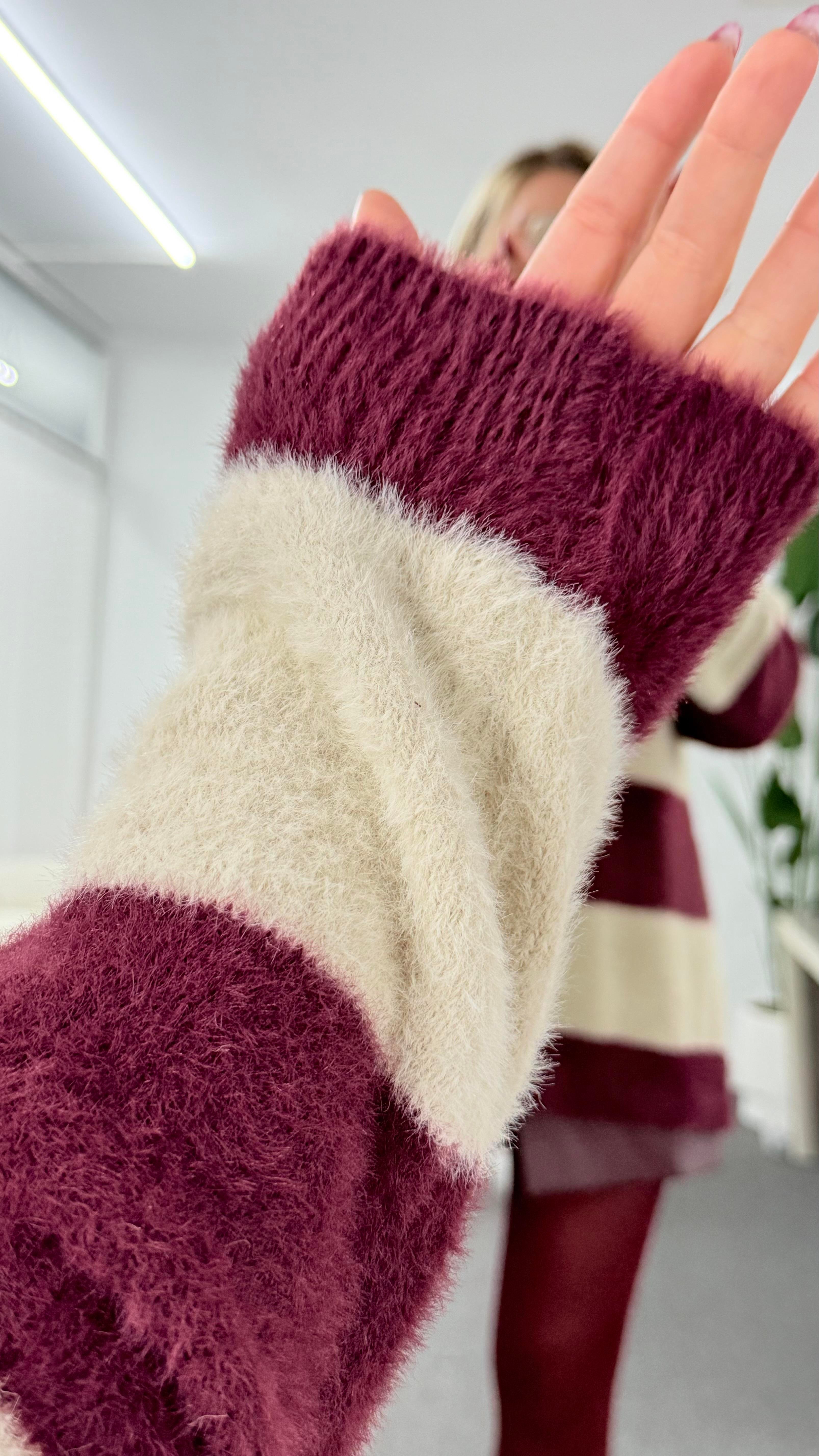 SİSİ ATKILI BORDO KAZAK