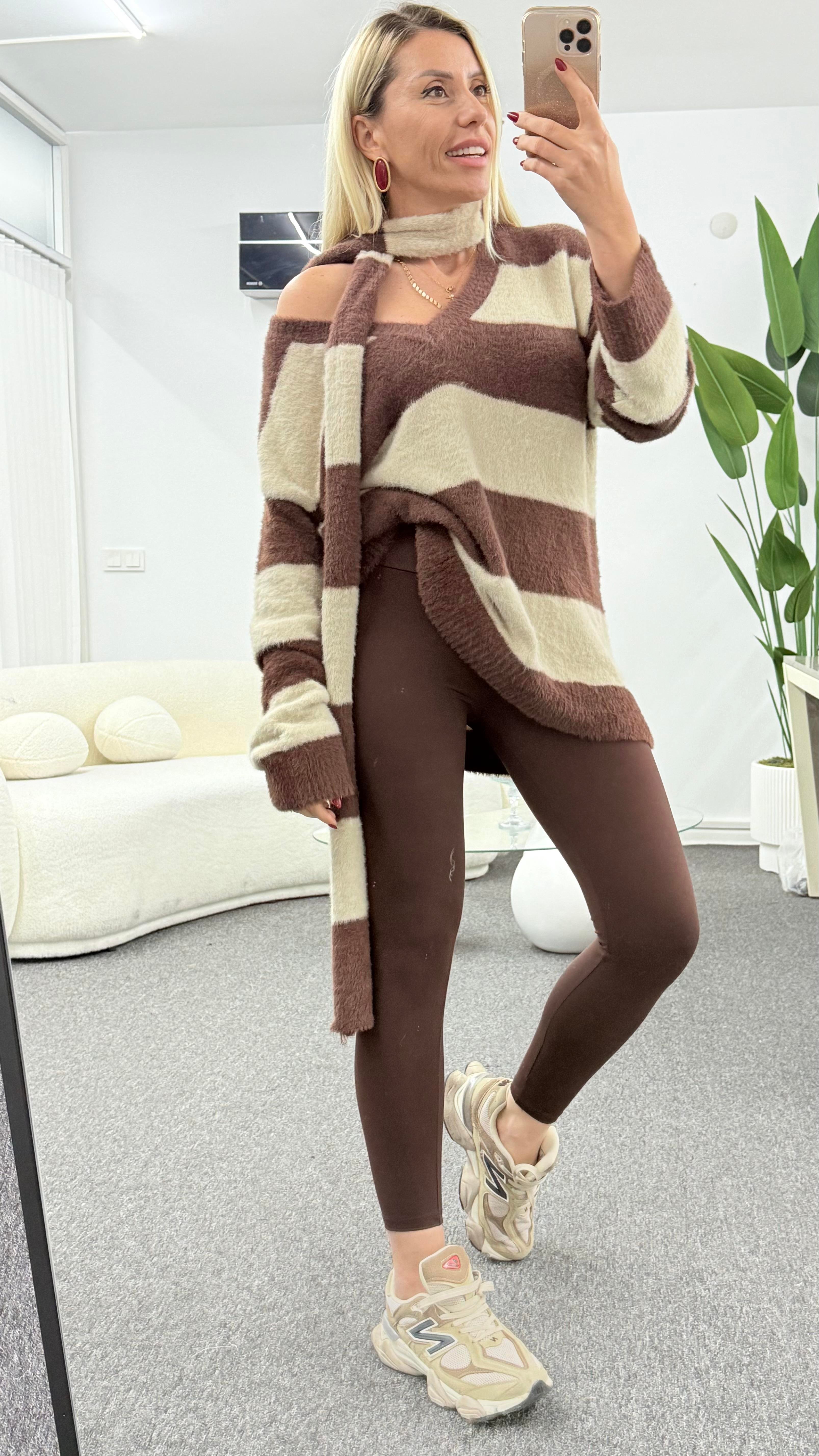 SİSİ ATKILI KAHVE KAZAK