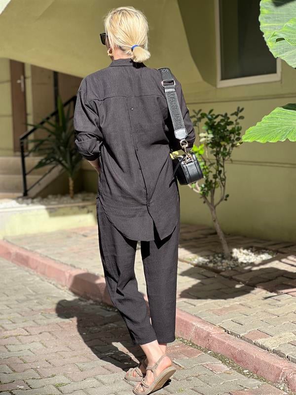 SİYAH GÖMLEKLİ TAKIM