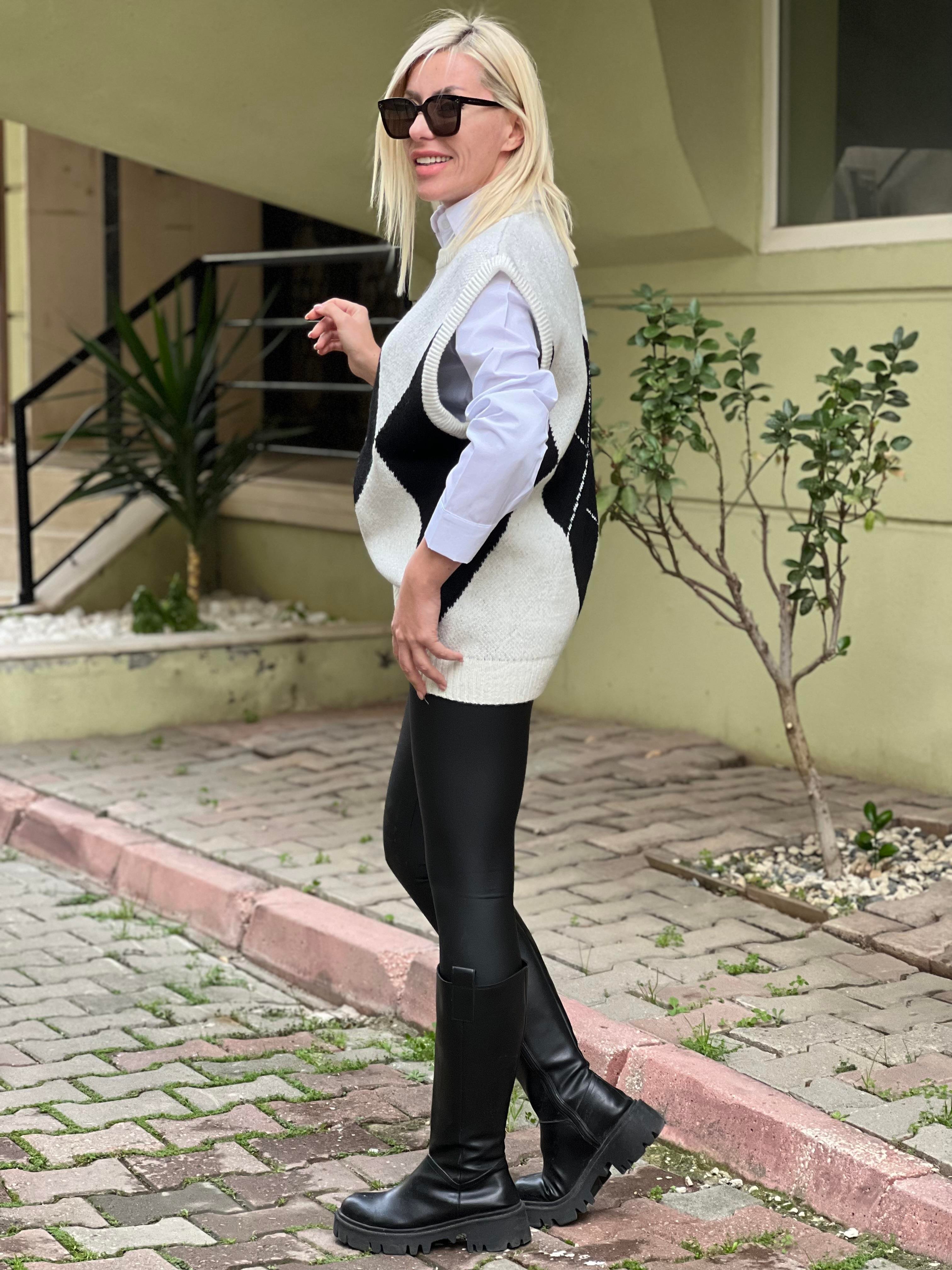SİYAH SÜVETER KAZAK