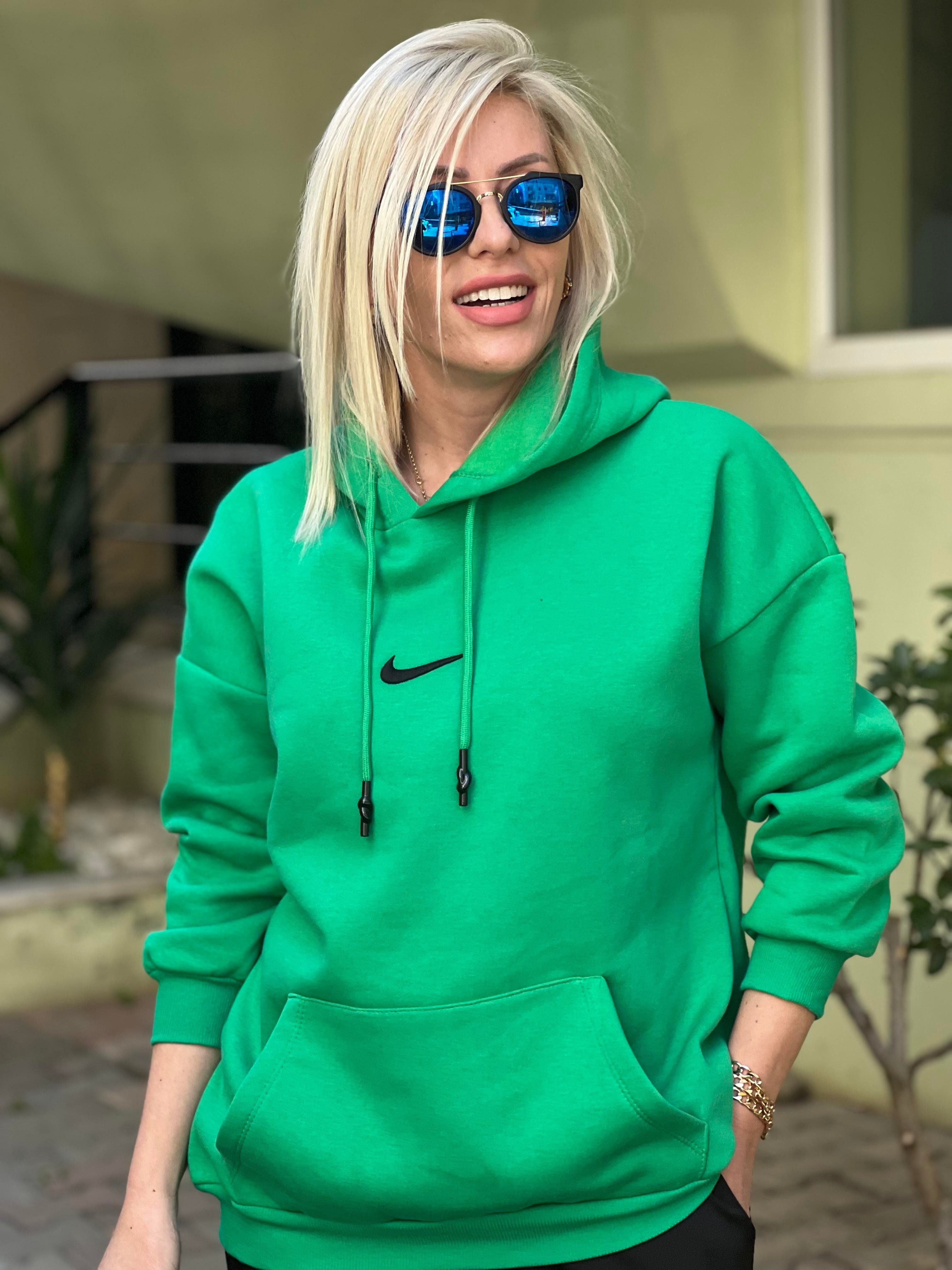YEŞİL KAPŞONLU SWEAT 