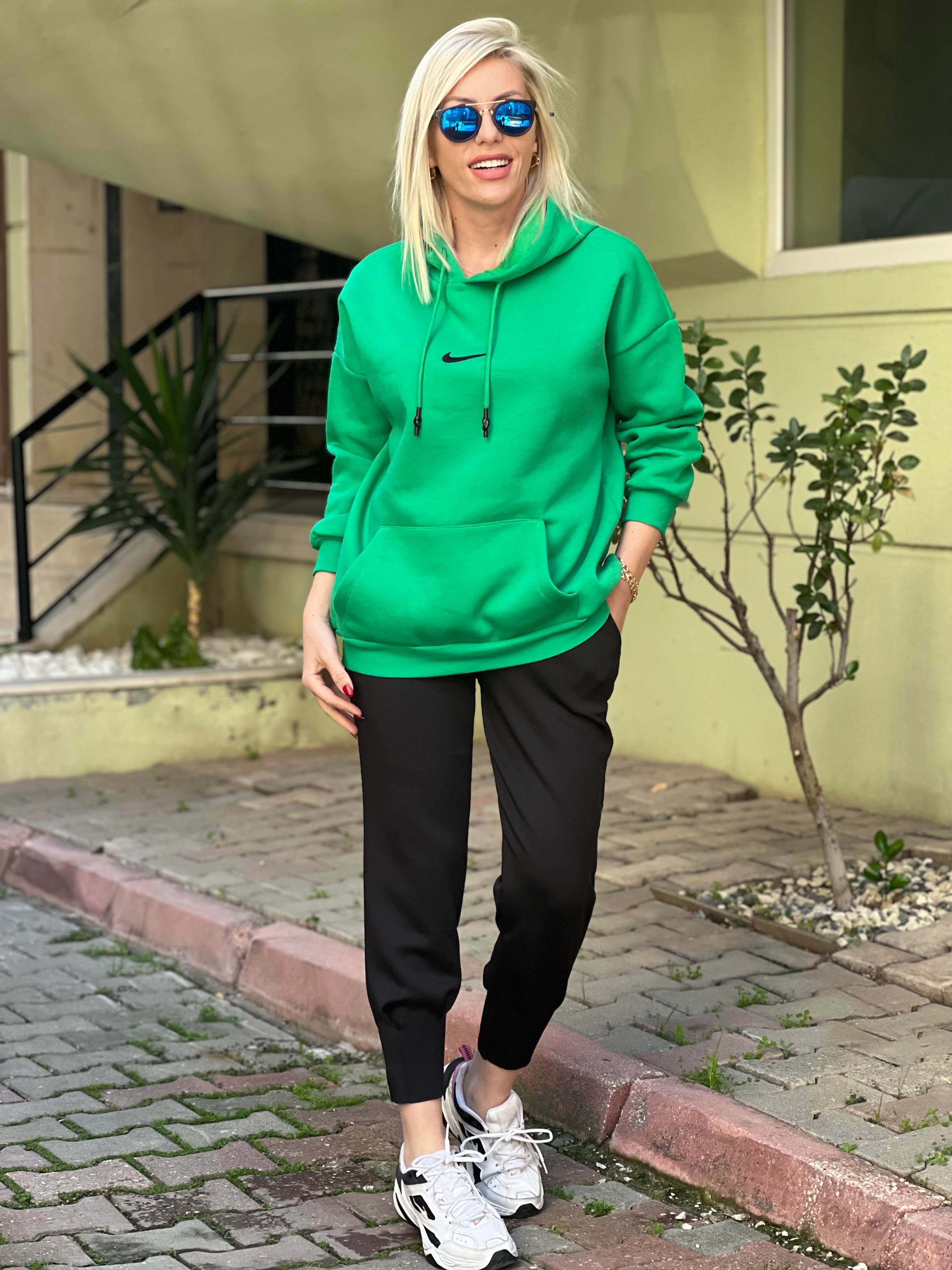 YEŞİL KAPŞONLU SWEAT 
