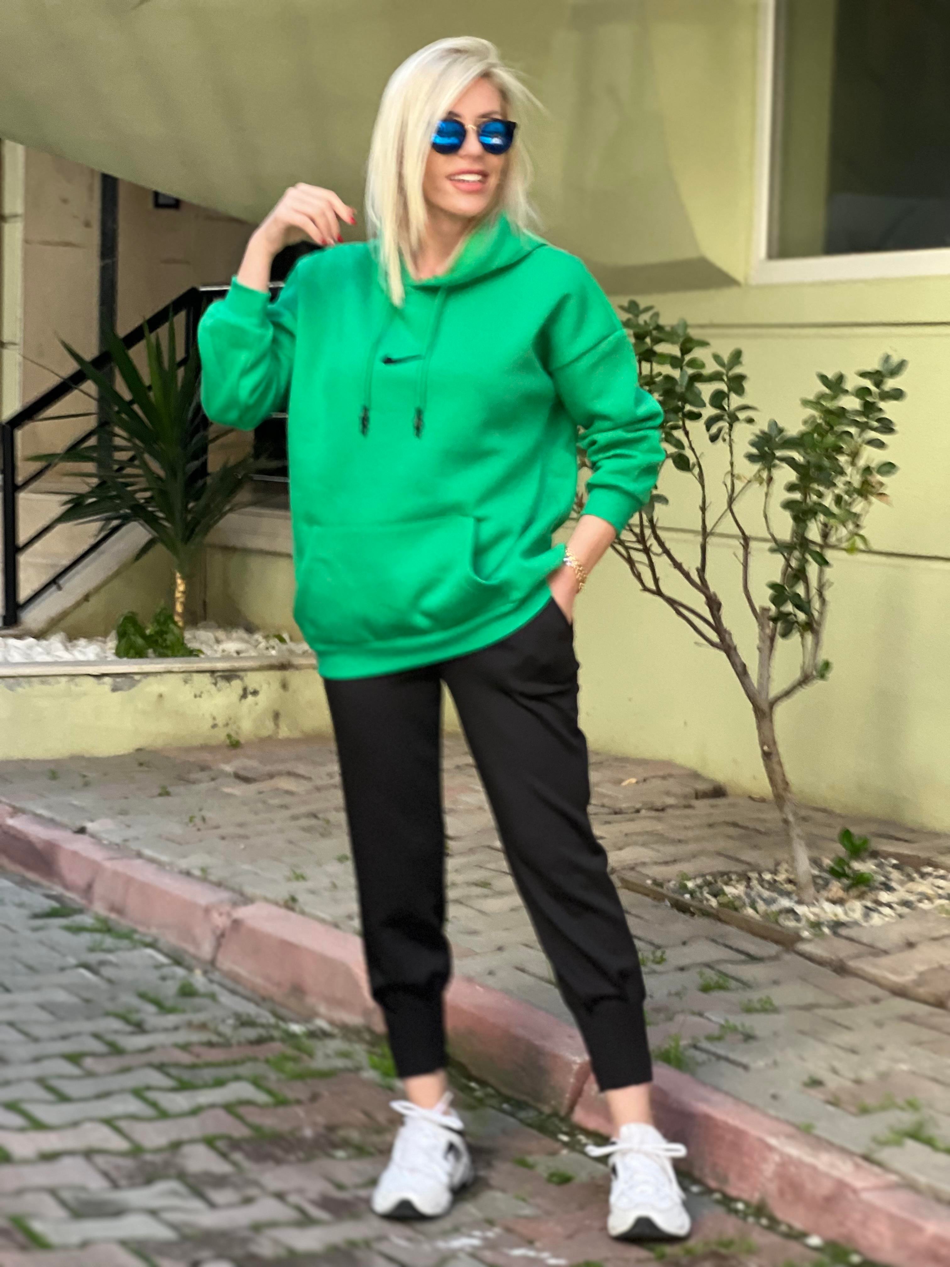 YEŞİL KAPŞONLU SWEAT 