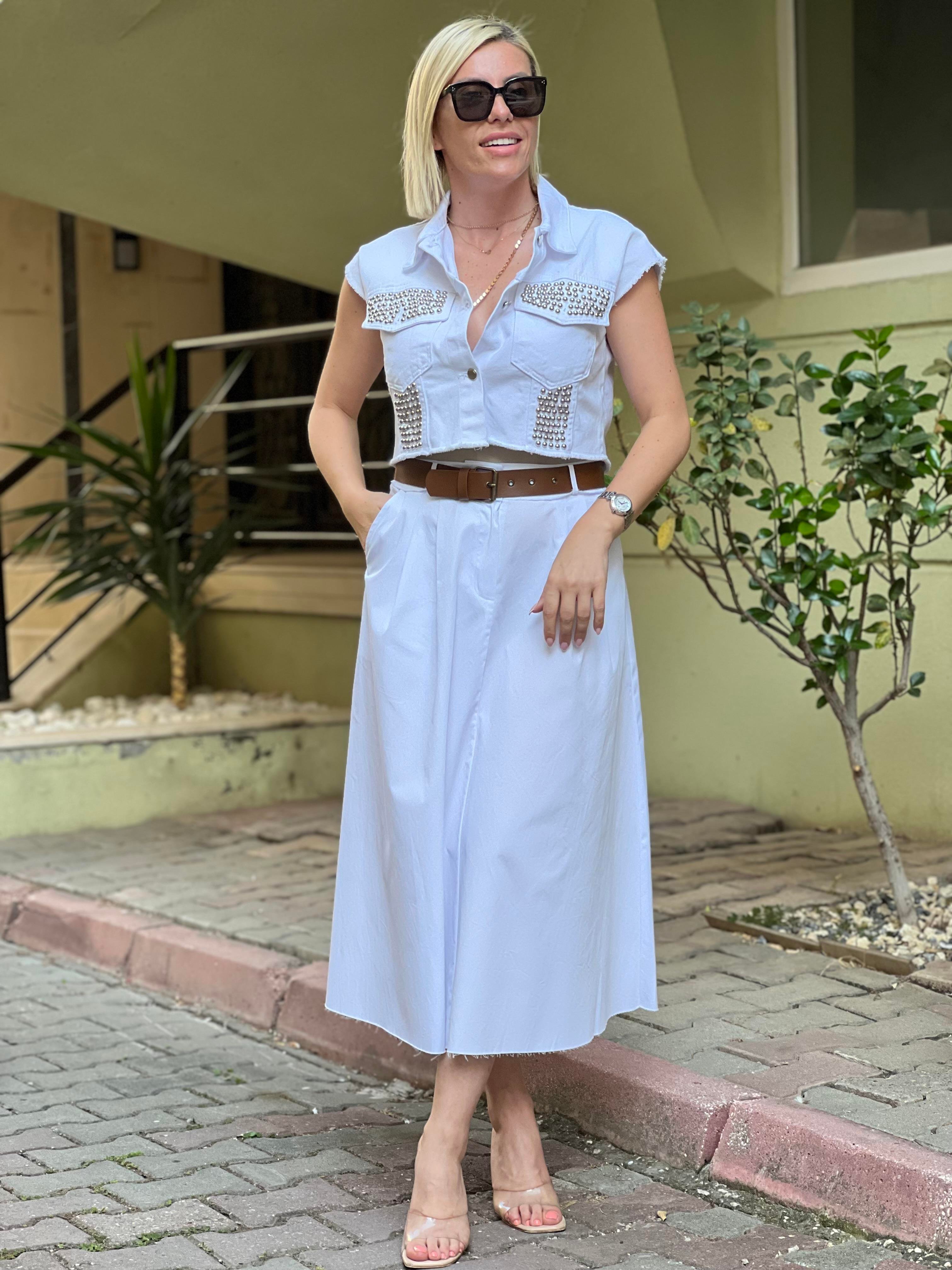 ZIMBA DETAYLI BEYAZ YELEK