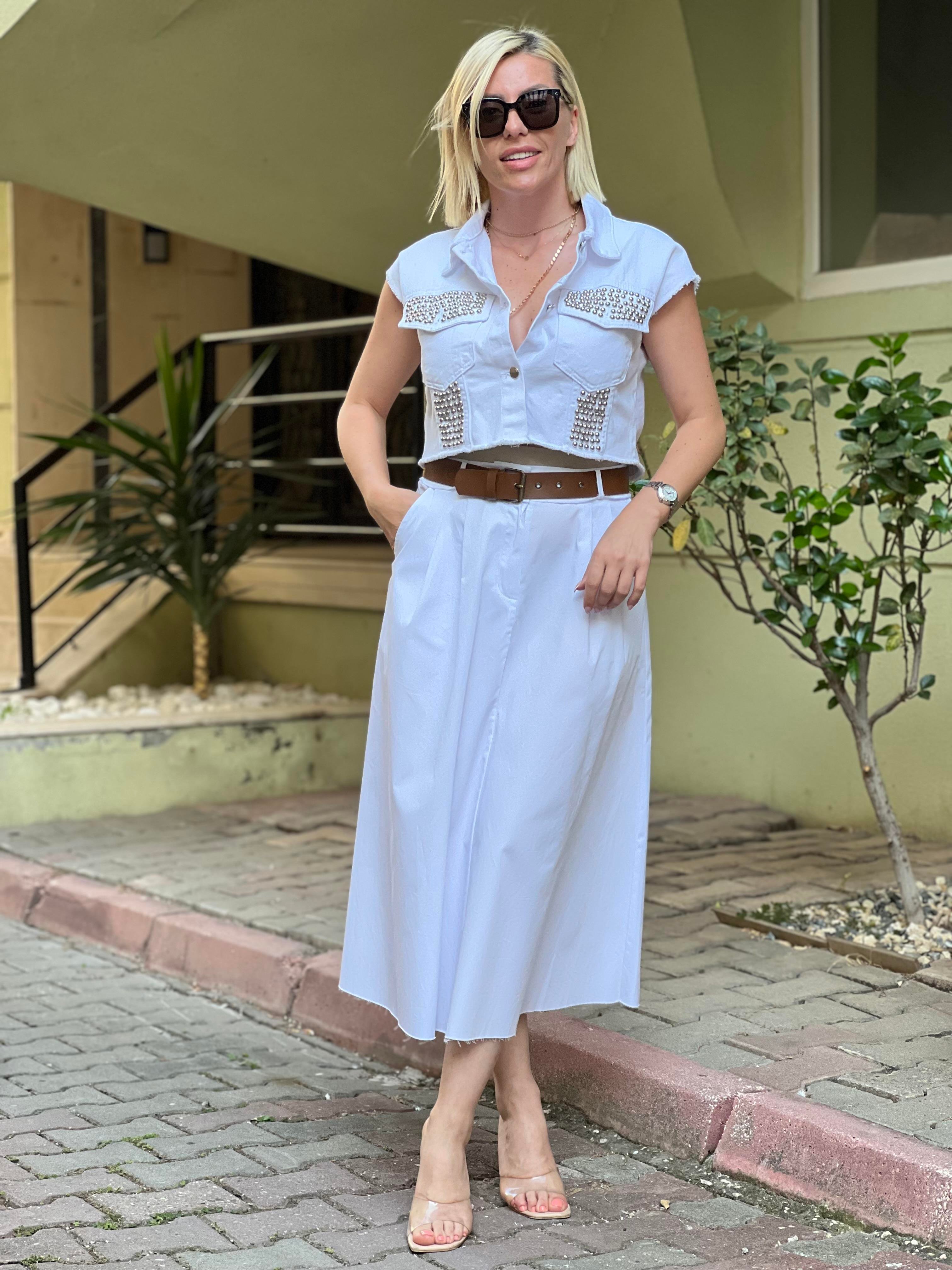 ZIMBA DETAYLI BEYAZ YELEK