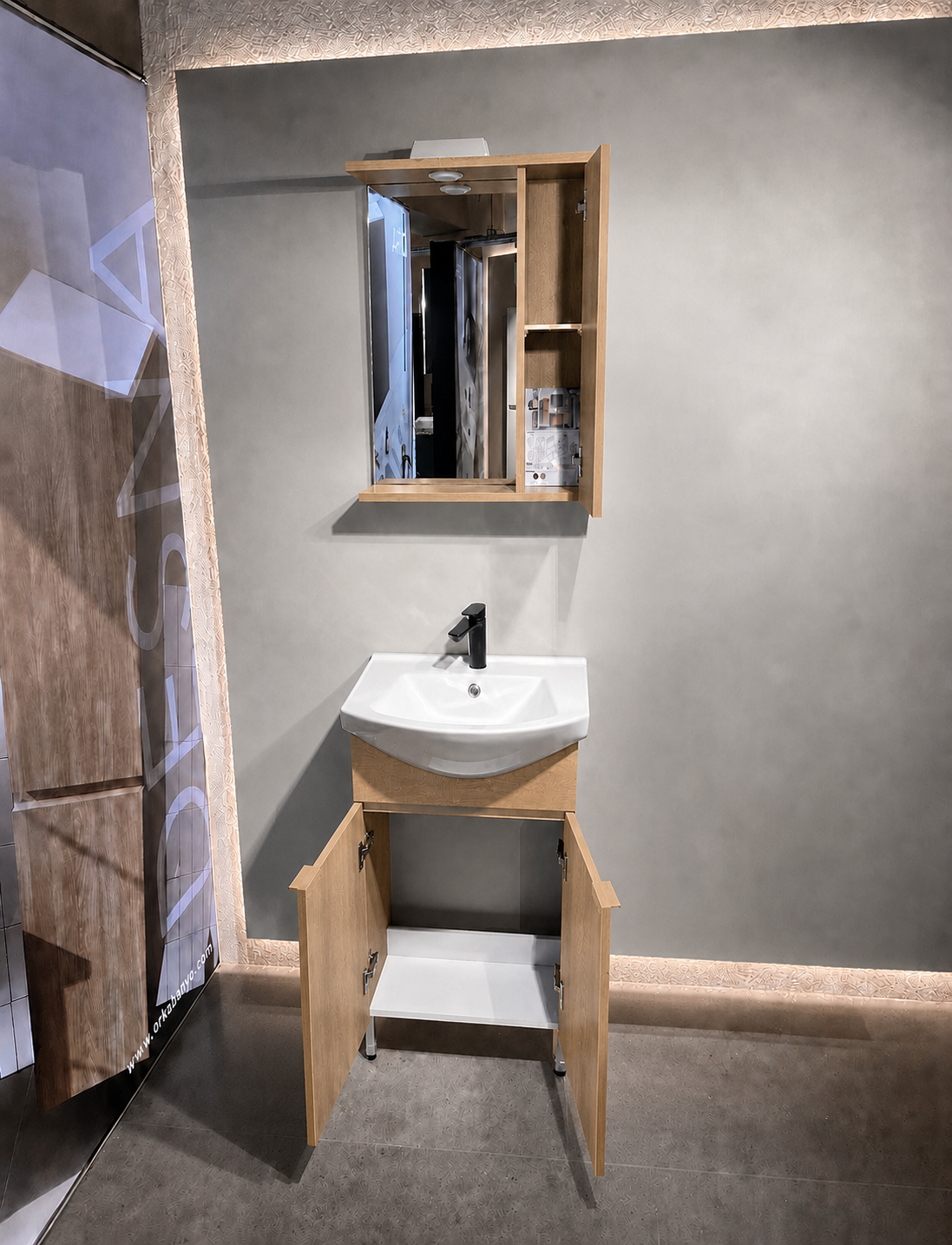 PURUS 55 TKM AYAKLI TEK KUTU BUDVAORKA5008435Banyo Dolabı Takımı
