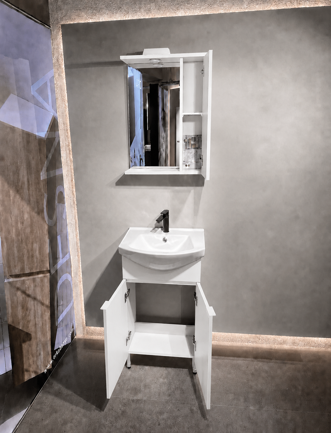 PURUS 55 TKM AYAKLI TEK KUTU P.BEYAZORKA5008437Banyo Dolabı Takımı
