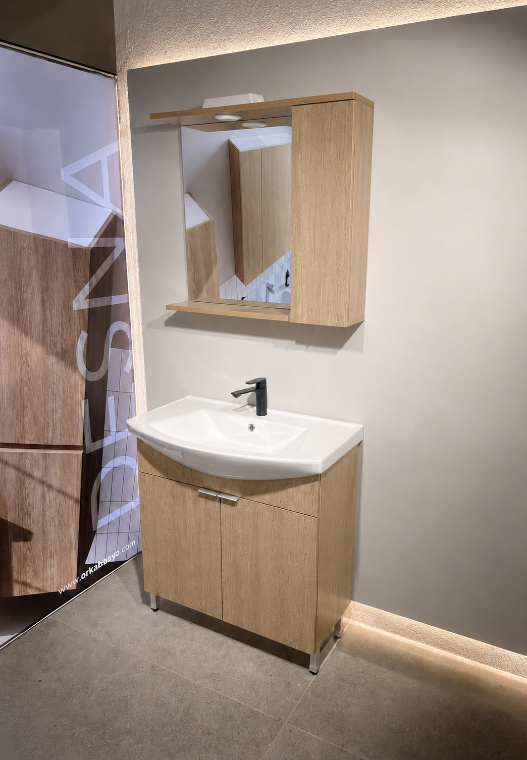 PURUS 80 TKM AYAKLI TEK KUTU BUDVAORKA5008440Banyo Dolabı Takımı