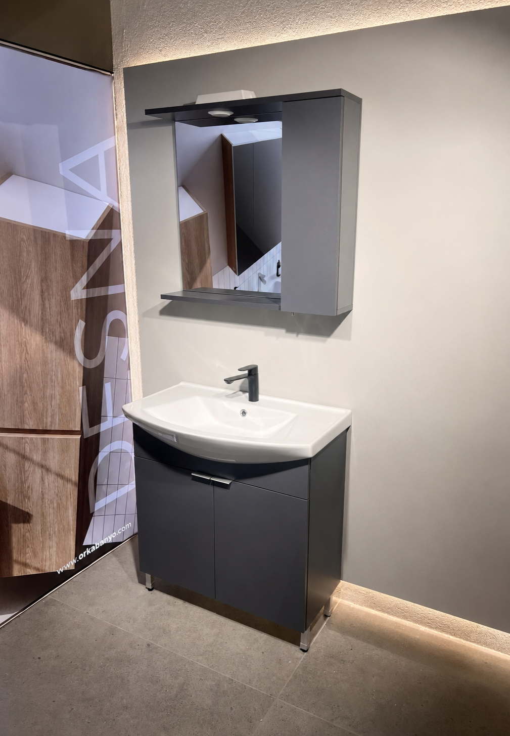 PURUS 80 TKM AYAKLI TEK KUTU M.ANTRASITORKA5008441Banyo Dolabı Takımı