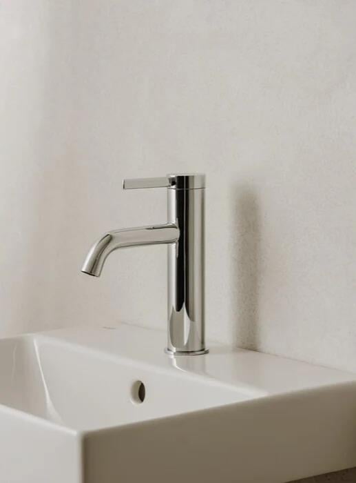 Roca Ona Mezzo Lavabo Bataryası Krom A5A3C9EC00RocaA5A3C9EC00Lavabo Bataryaları