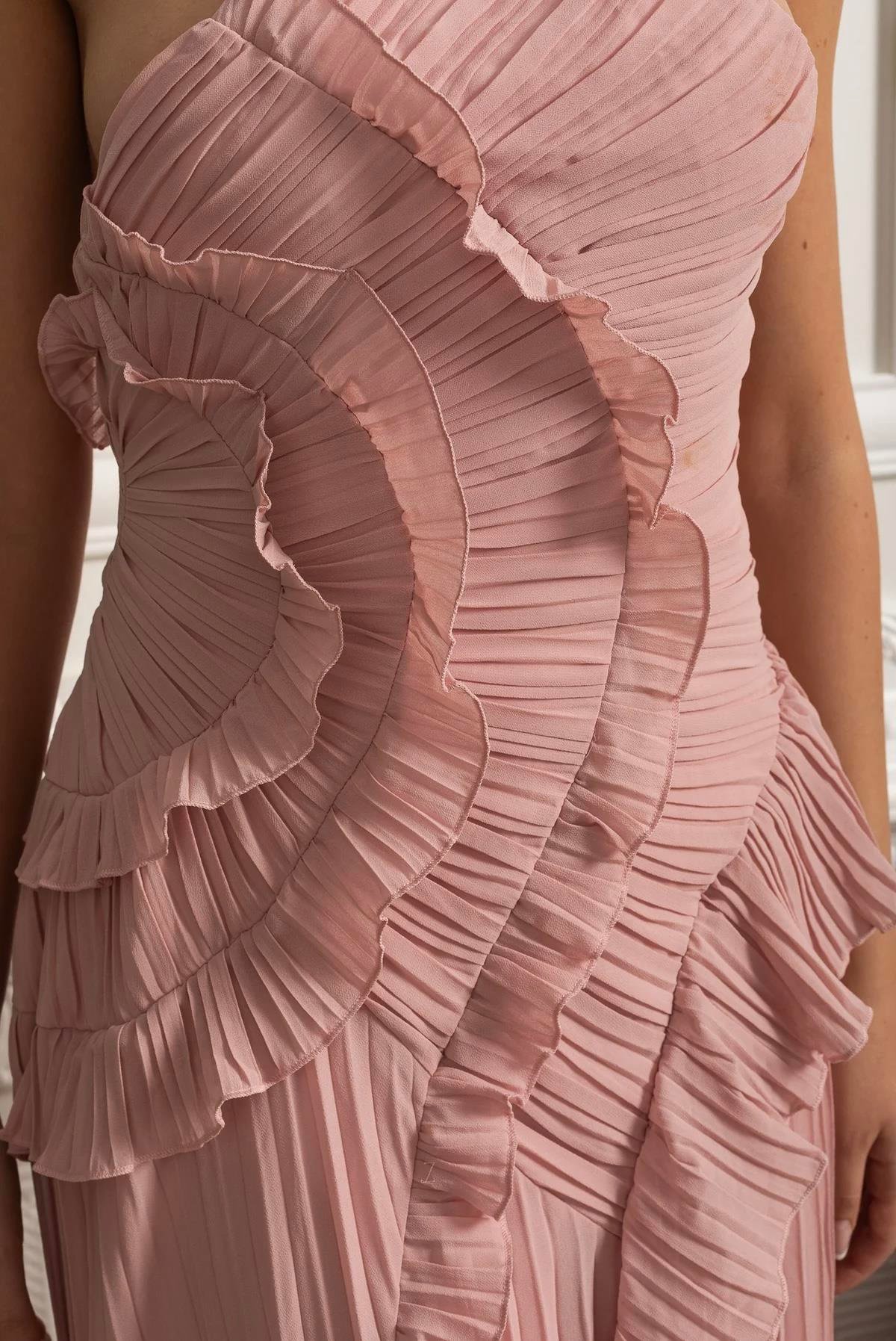 Boyundan Bağlı Pliseli Elbise