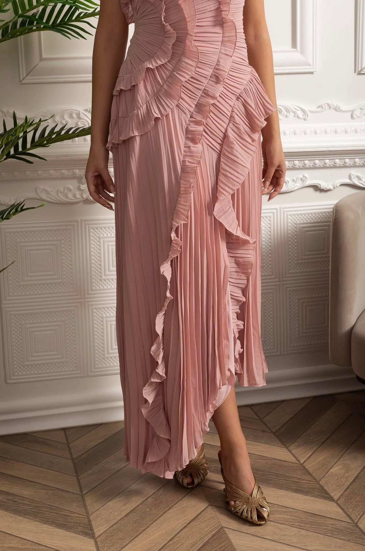 Boyundan Bağlı Pliseli Elbise