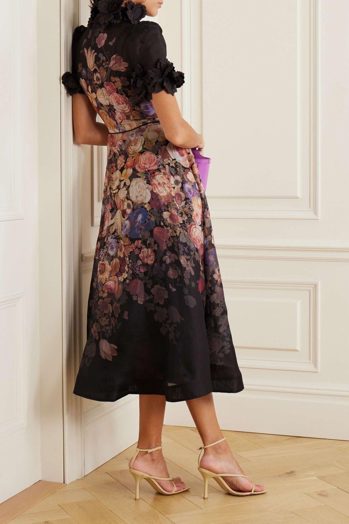 Çiçek Aplikeli Desenli Mini Elbise