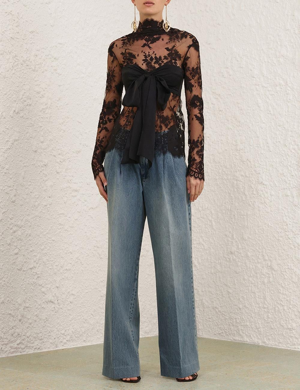 Dantel Detaylı Siyah Bluz