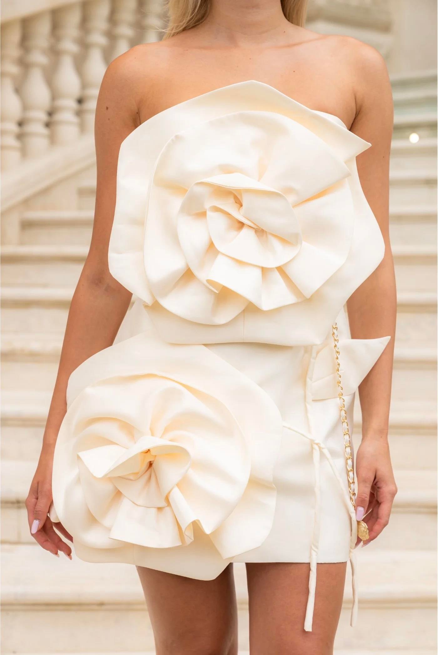 Gül Detaylı Mini Elbise