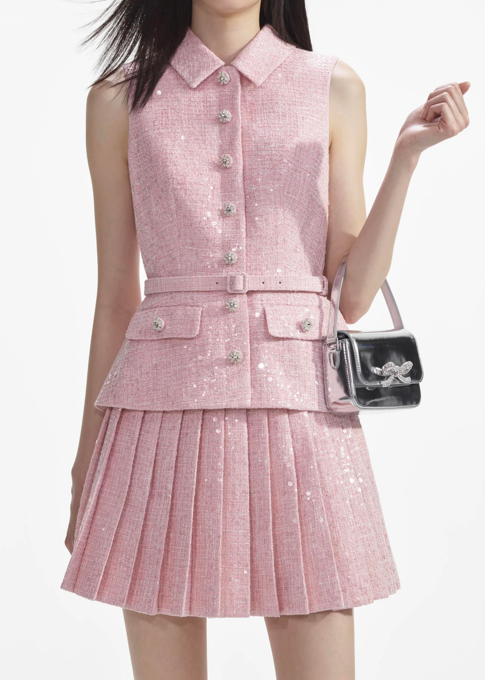 Pullu Kristal Düğmeli Kemerli Pembe Tüvit Üst ve Etek Takım