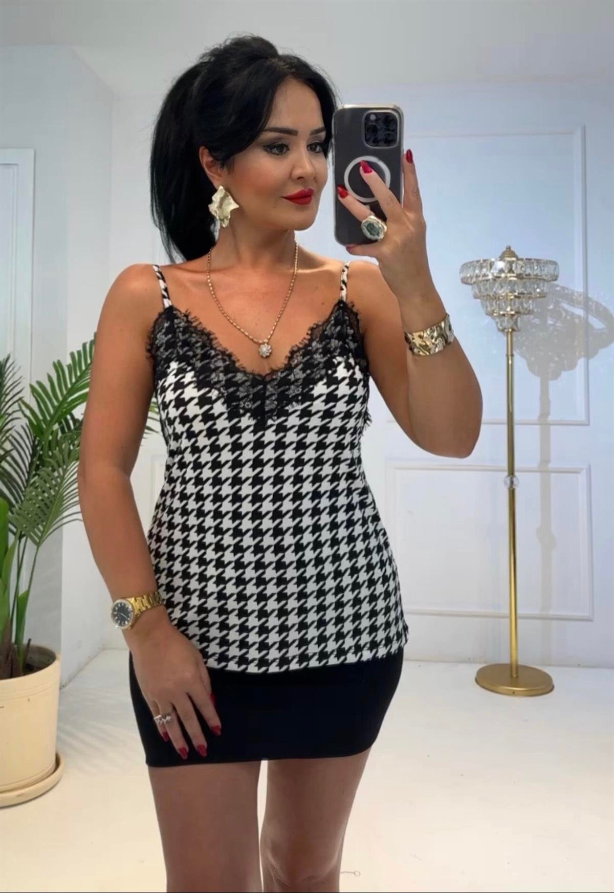 2547 Kazayağı   ip askılı bluz jrtjhgfjy