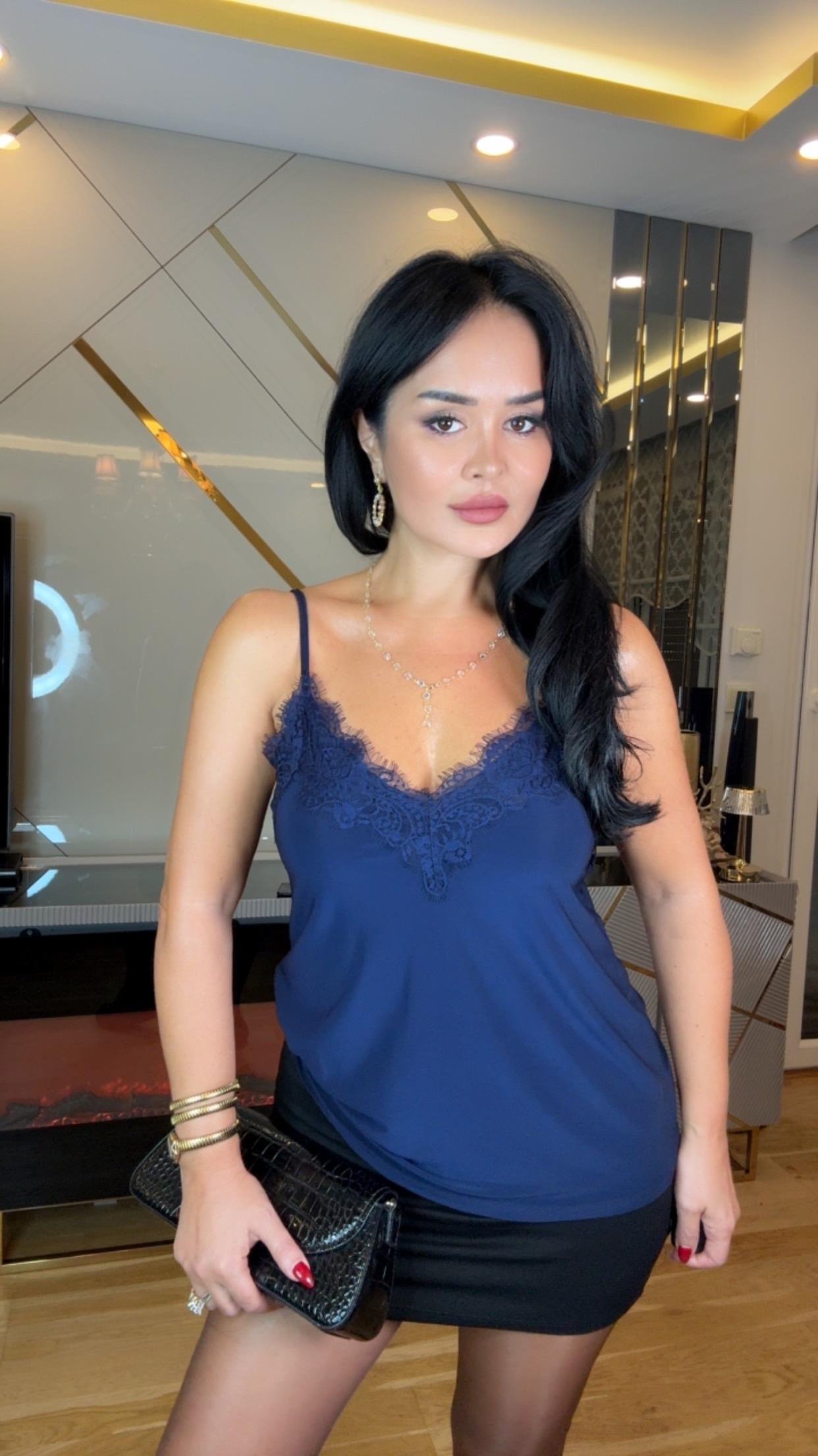 2547   Lacivert     Desenli  İp Askılı  Bluz 2547