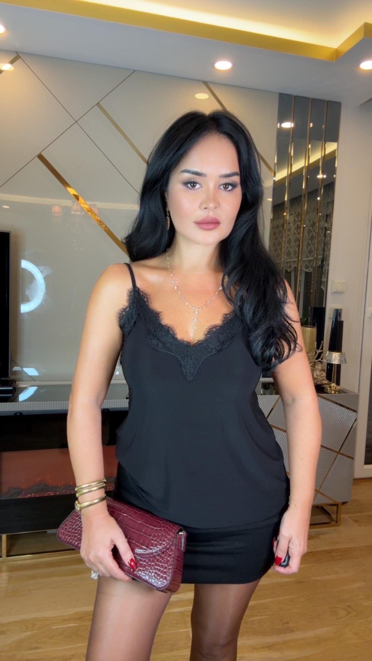 2547   Siyah        Desenli  İp Askılı  Bluz 2547