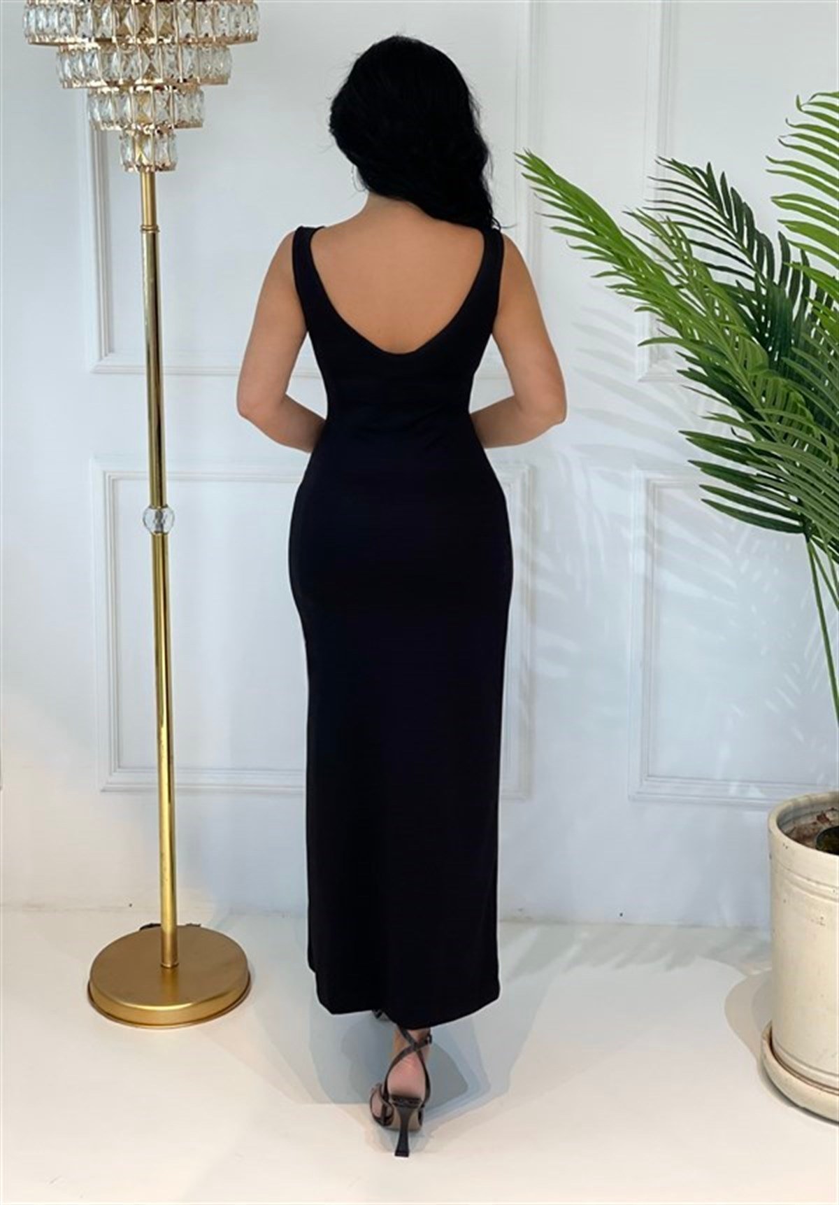 3588 YIRTMAÇLI SİYAH ELBİSEJRHURFT7RFTGFUY