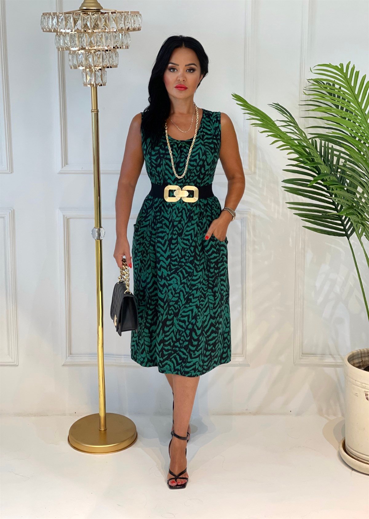3651 yeşil desenli kısa elbiseJRHURFT7RFTGFUY