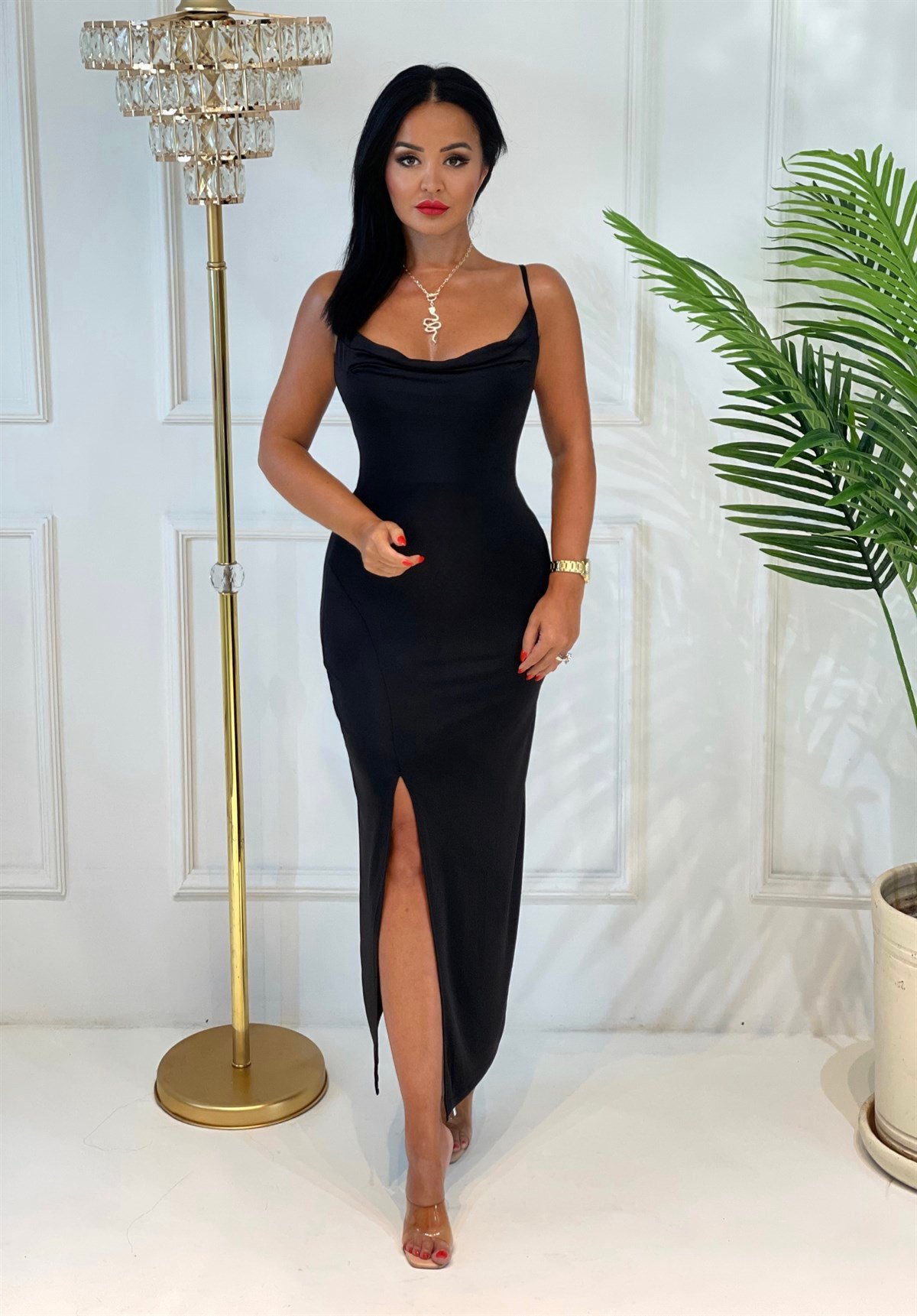 3652 sırt detaylı siyah elbiseJRHURFT7RFTGFUY