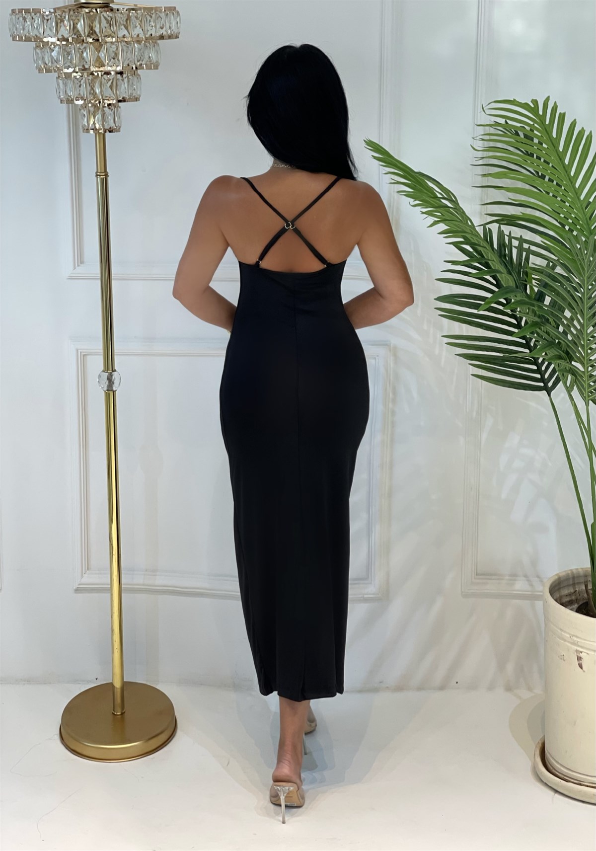 3652 sırt detaylı siyah elbiseJRHURFT7RFTGFUY