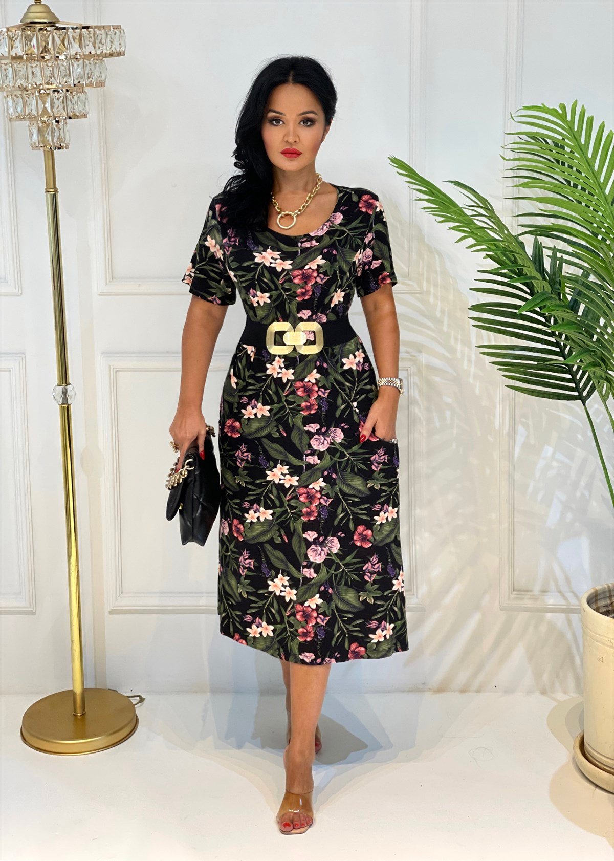 3670 cepli yeşil çiçekli elbiseKsodjdhbdnd